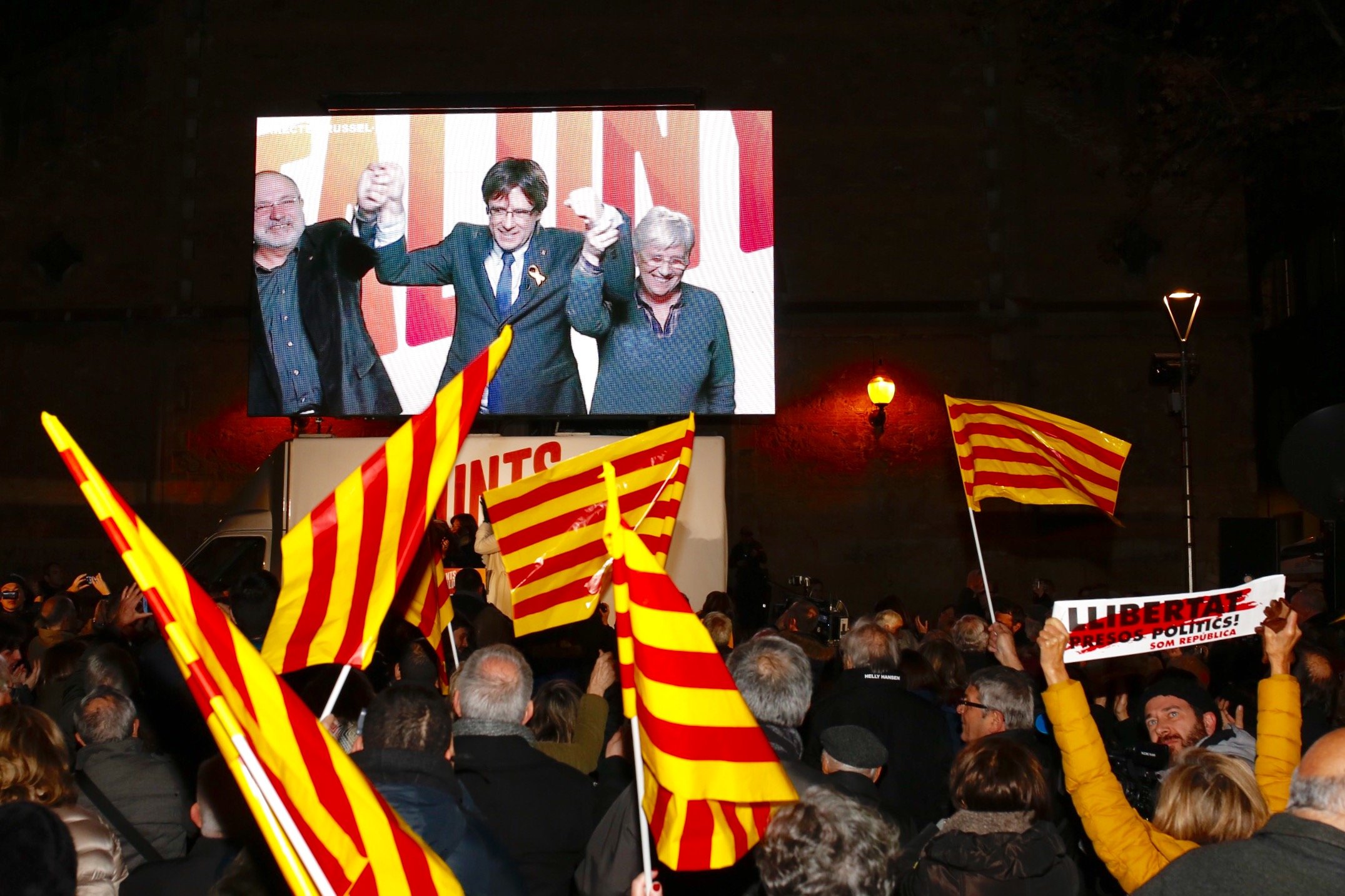 Puigdemont cierra la campaña reclamando no "decapitar" la presidencia de Catalunya