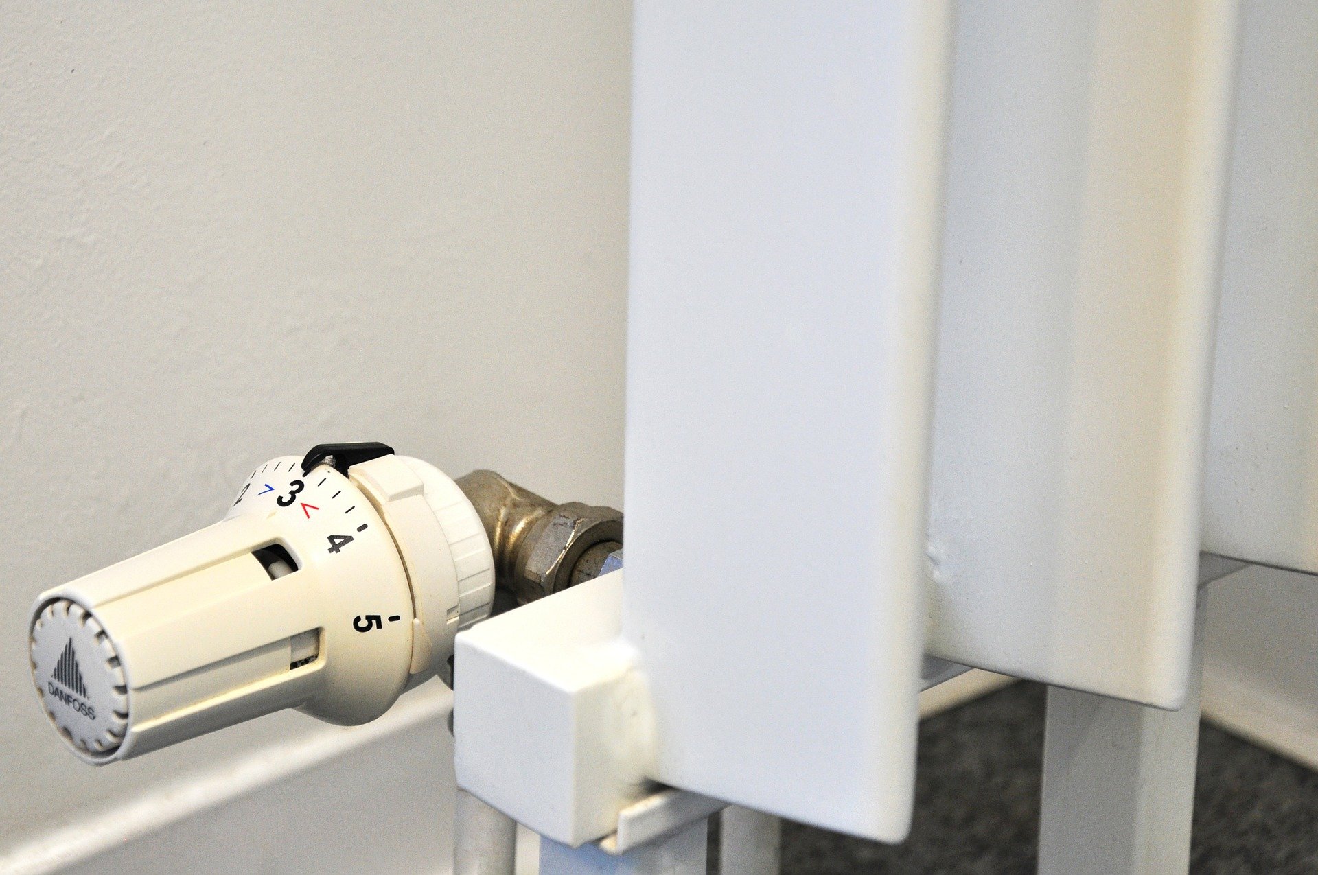 Petites reformes per blindar habitatges davant de la pobresa energètica