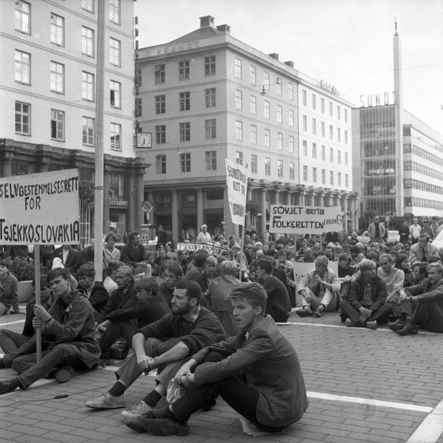 1026px Demonstrasjon mot Warszawapaktens invasjon av Tsjekkoslovakia (1968) Municipal Archives of Trondheim