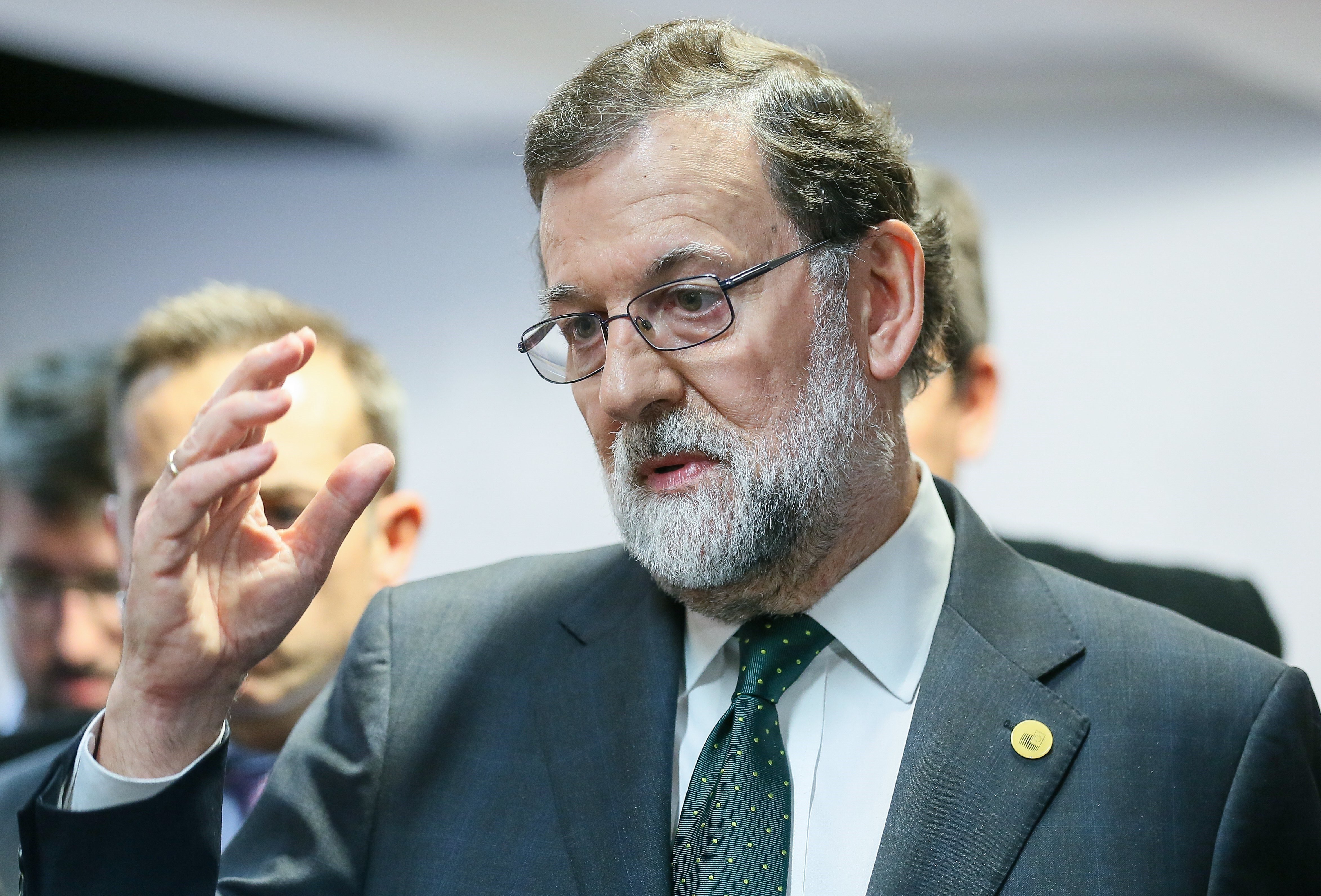 Rajoy contiene la respiración ante las elecciones del 155