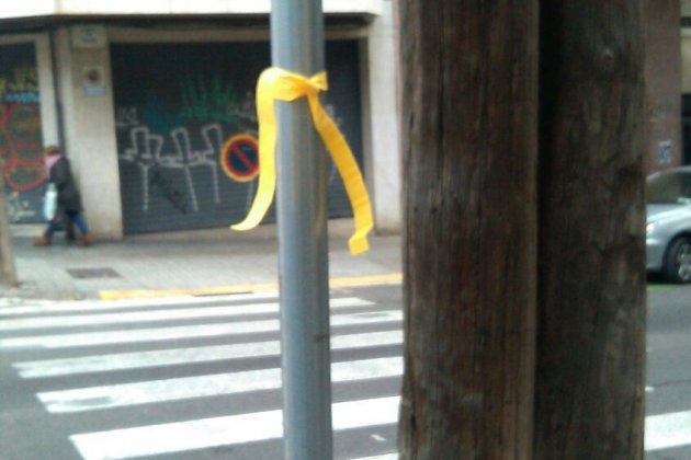 Rambla volart llaços grocs gustau nerín