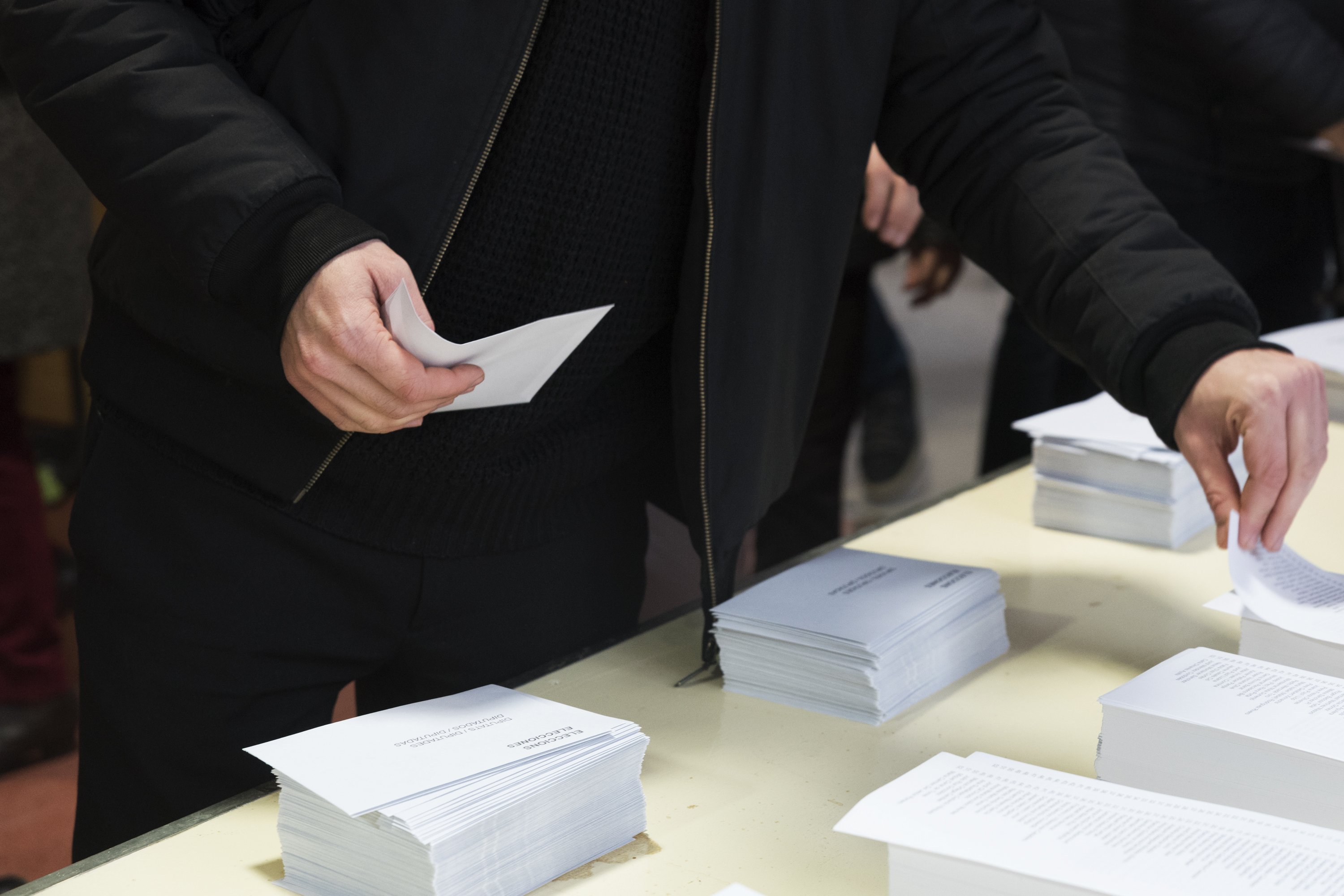 Normalidad en los colegios electorales