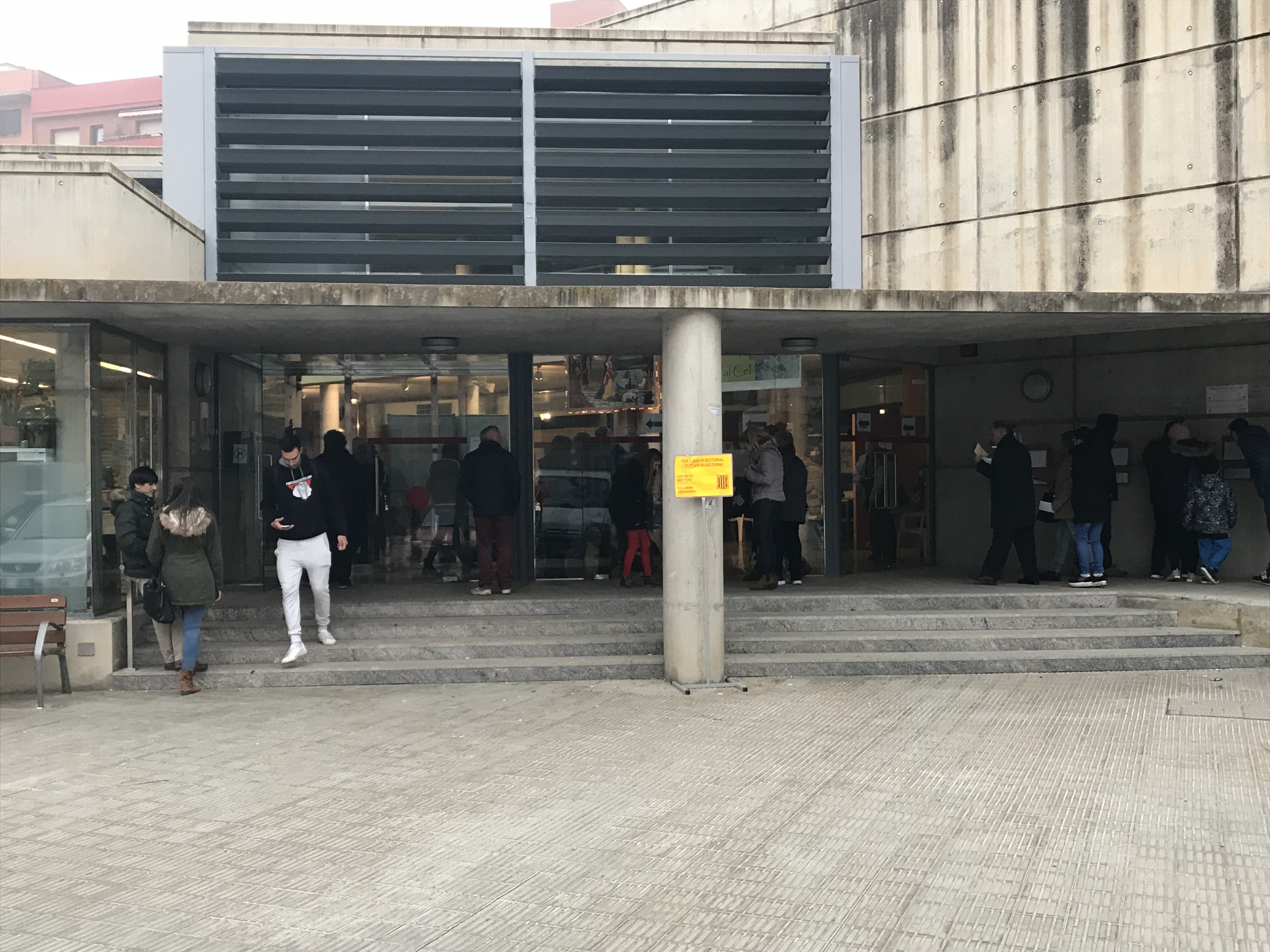 Viaje en AVE y dos noches de hotel, precio de unos apoderados del PP de Huelva en Lleida