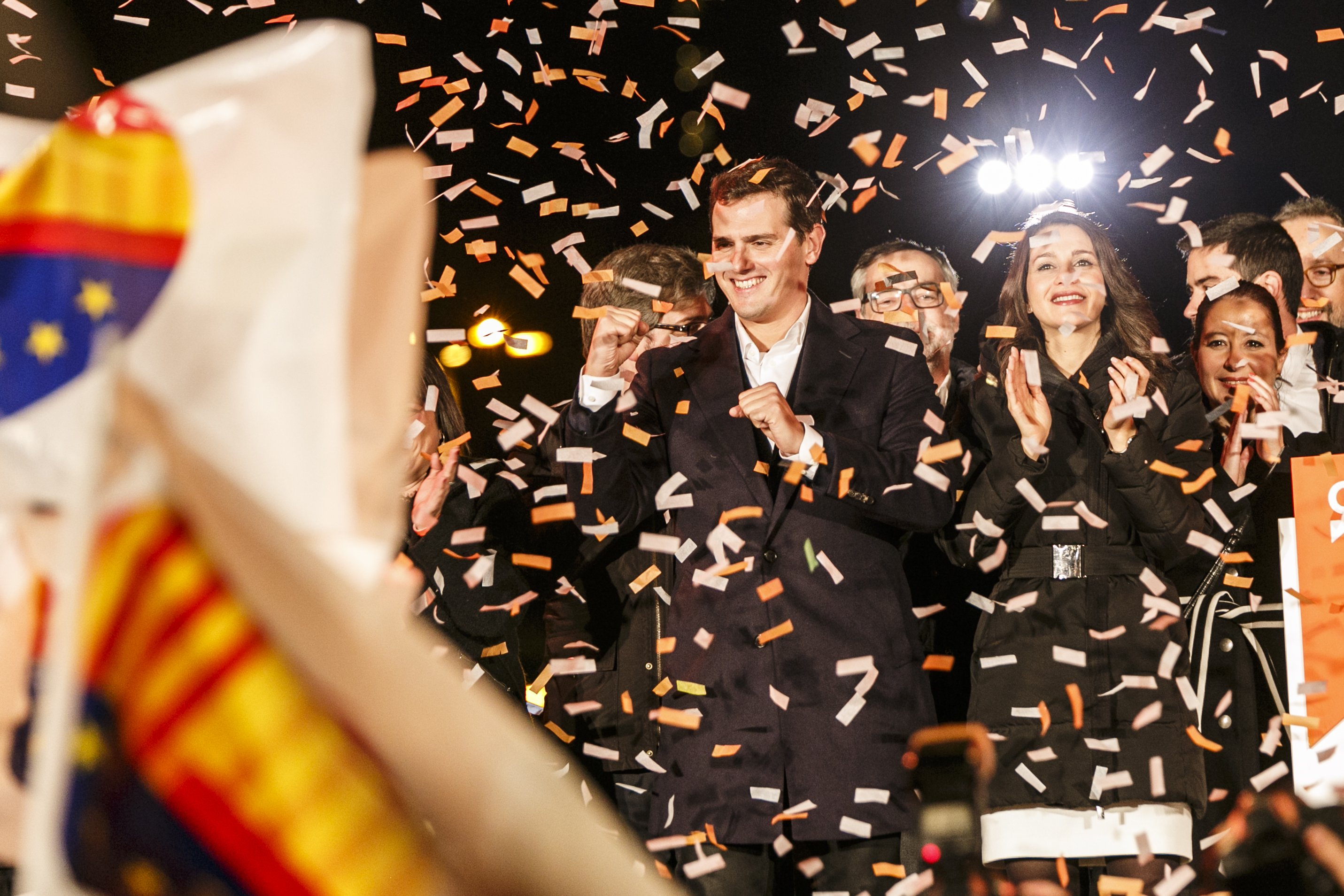 Puigdemont amarga la victòria d'Arrimadas