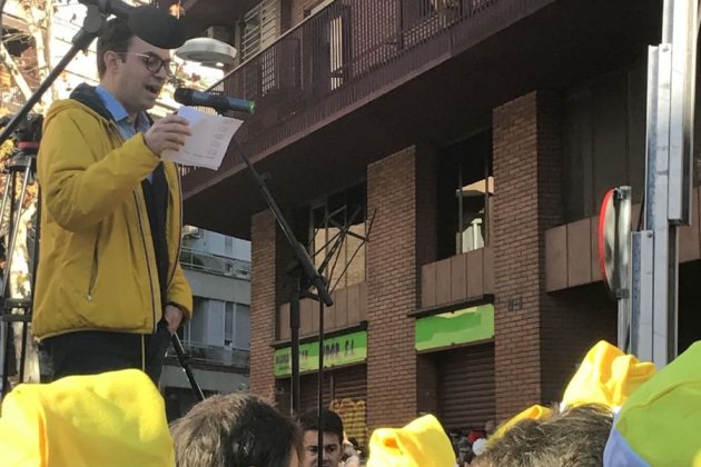 Oriol de Balanzó singing Christmas carols prisoners