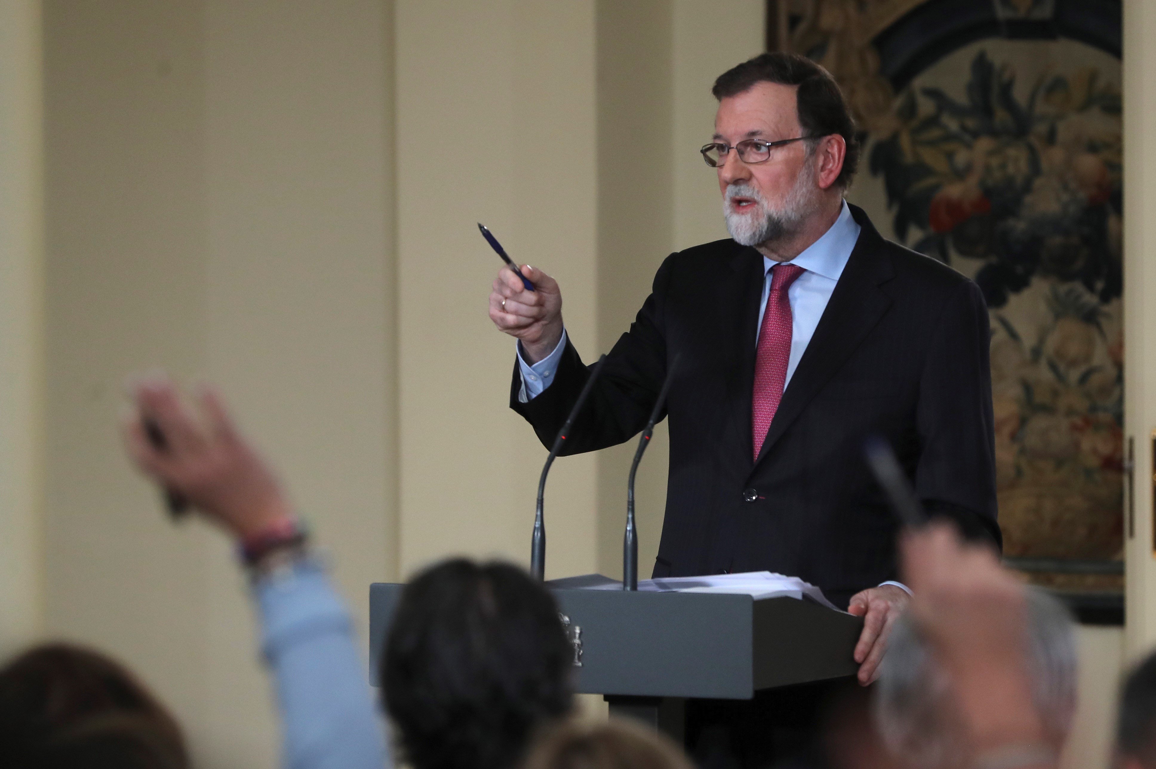 Rajoy va entrar "en pànic" per la investidura de Puigdemont, segons 'El País'