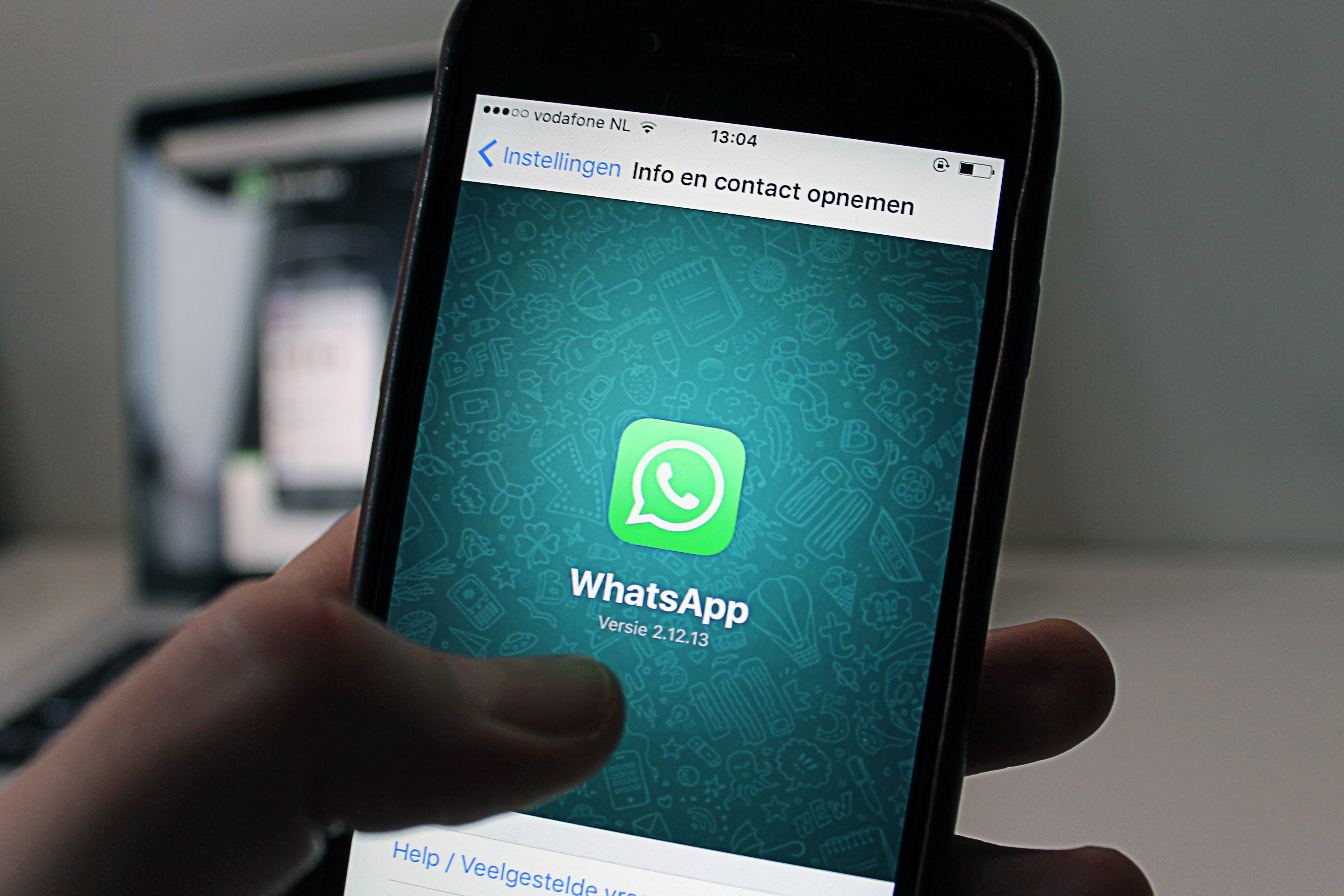 Whatsapp cau per sobrecàrrega de missatges de Cap d'Any