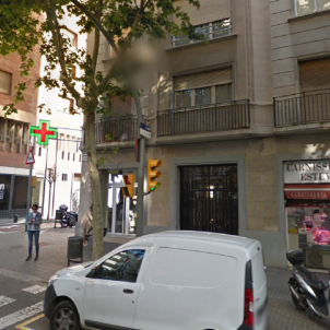 Muere una chica al caer de un edificio en Sarrià-Sant Gervasi