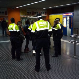 Un sindicato de la Guardia Urbana alerta a los turistas: Barcelona no es segura