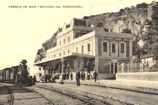 S'inaugura el tram ferroviari entre Mataró i Arenys de Mar. Estació d'Arenys. Principis del segle XX. Font Ferropedia