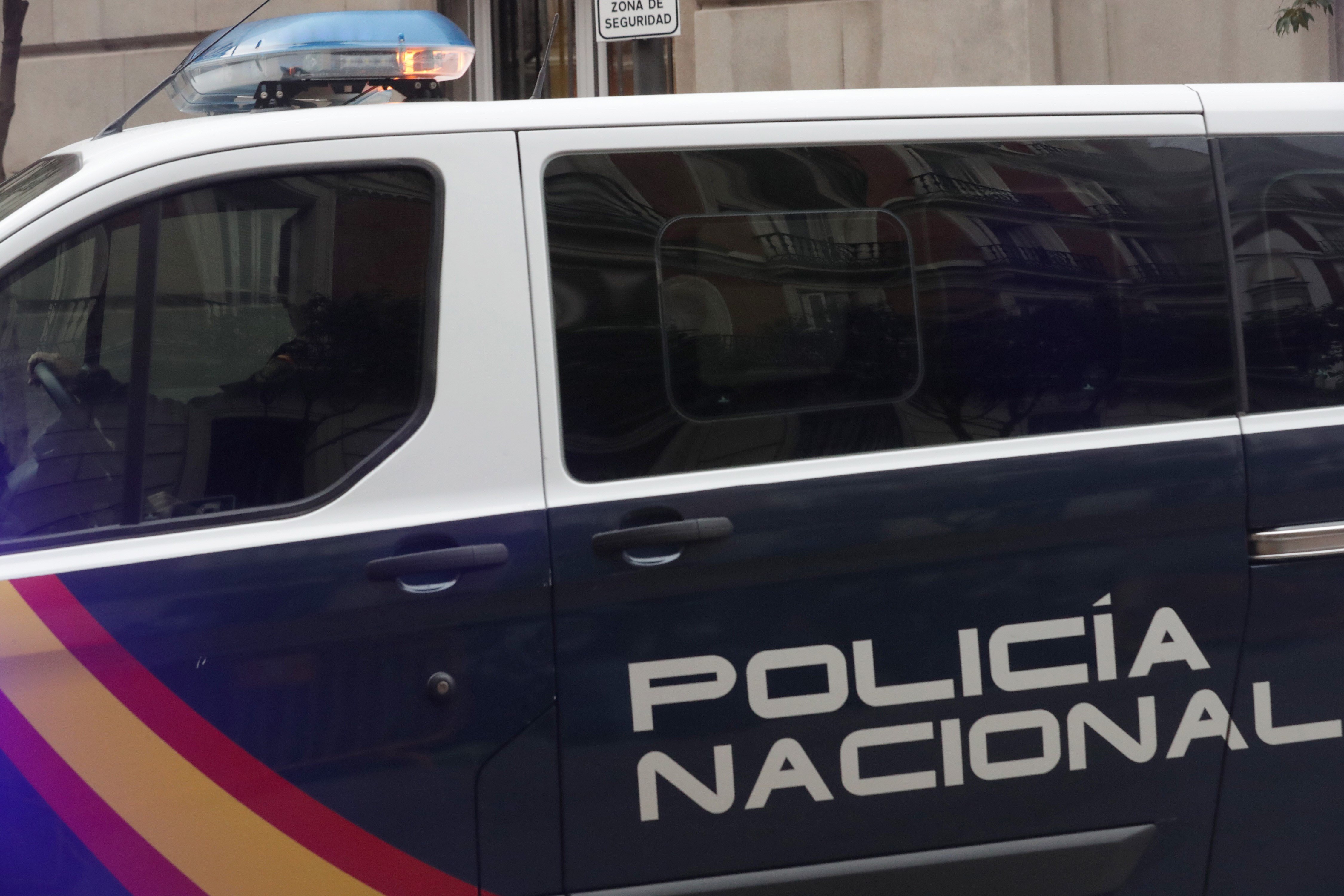 Hallan el cadáver de un hombre dentro del maletero de un vehículo en Alacant