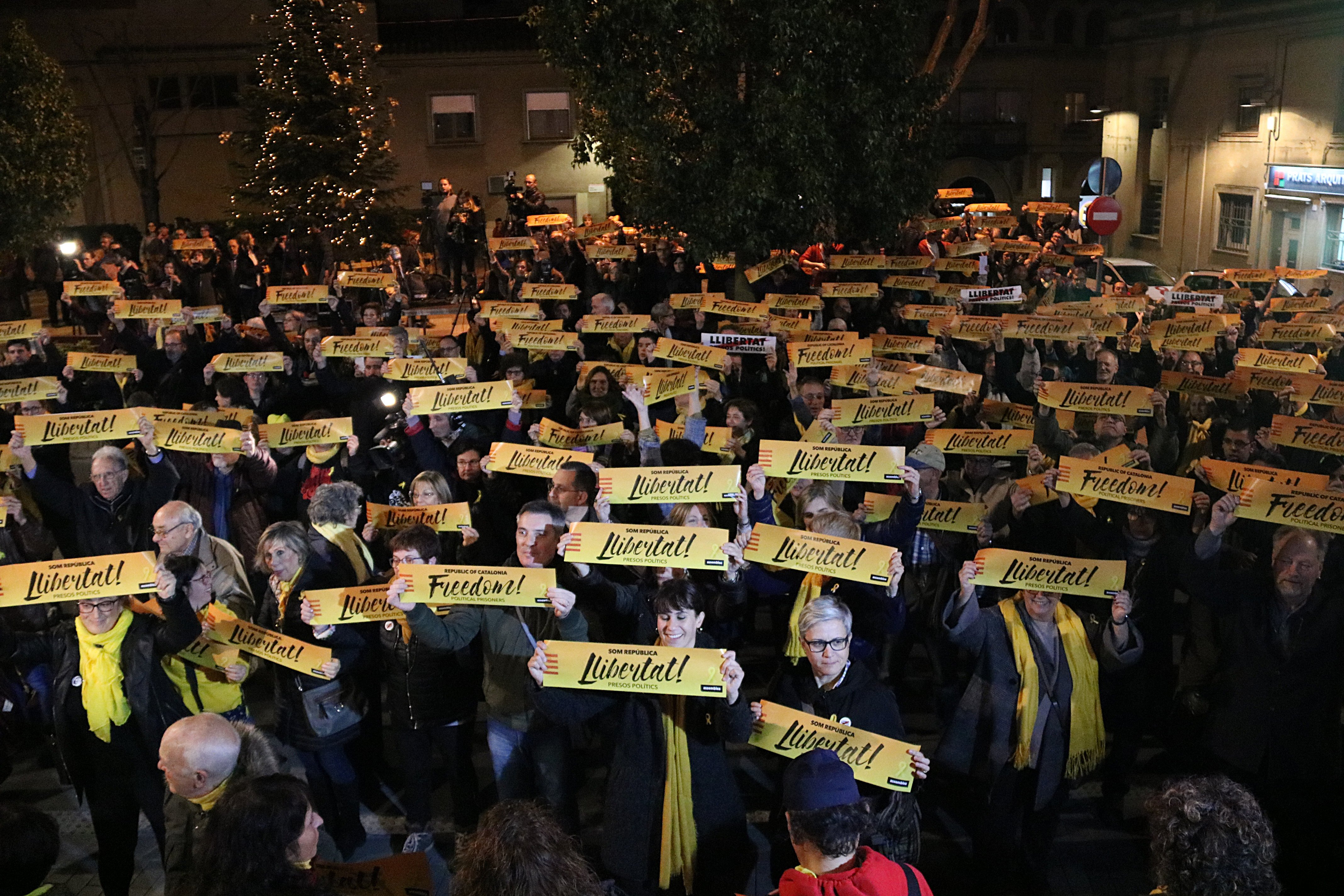 Protests around Catalonia in support of Junqueras