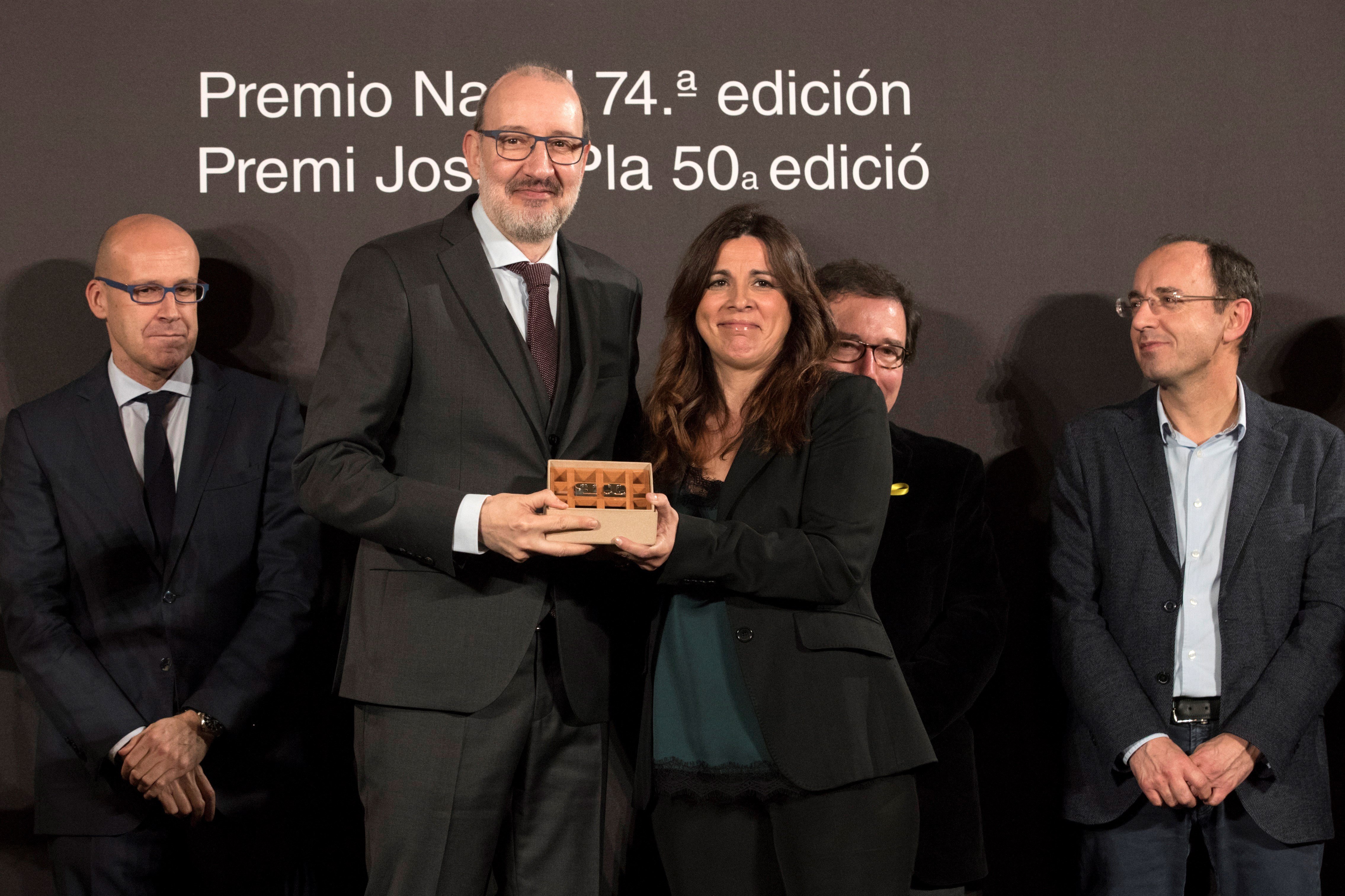 El premio Josep Pla vuelve al periodismo con las memorias radiofónicas de Antoni Bassas