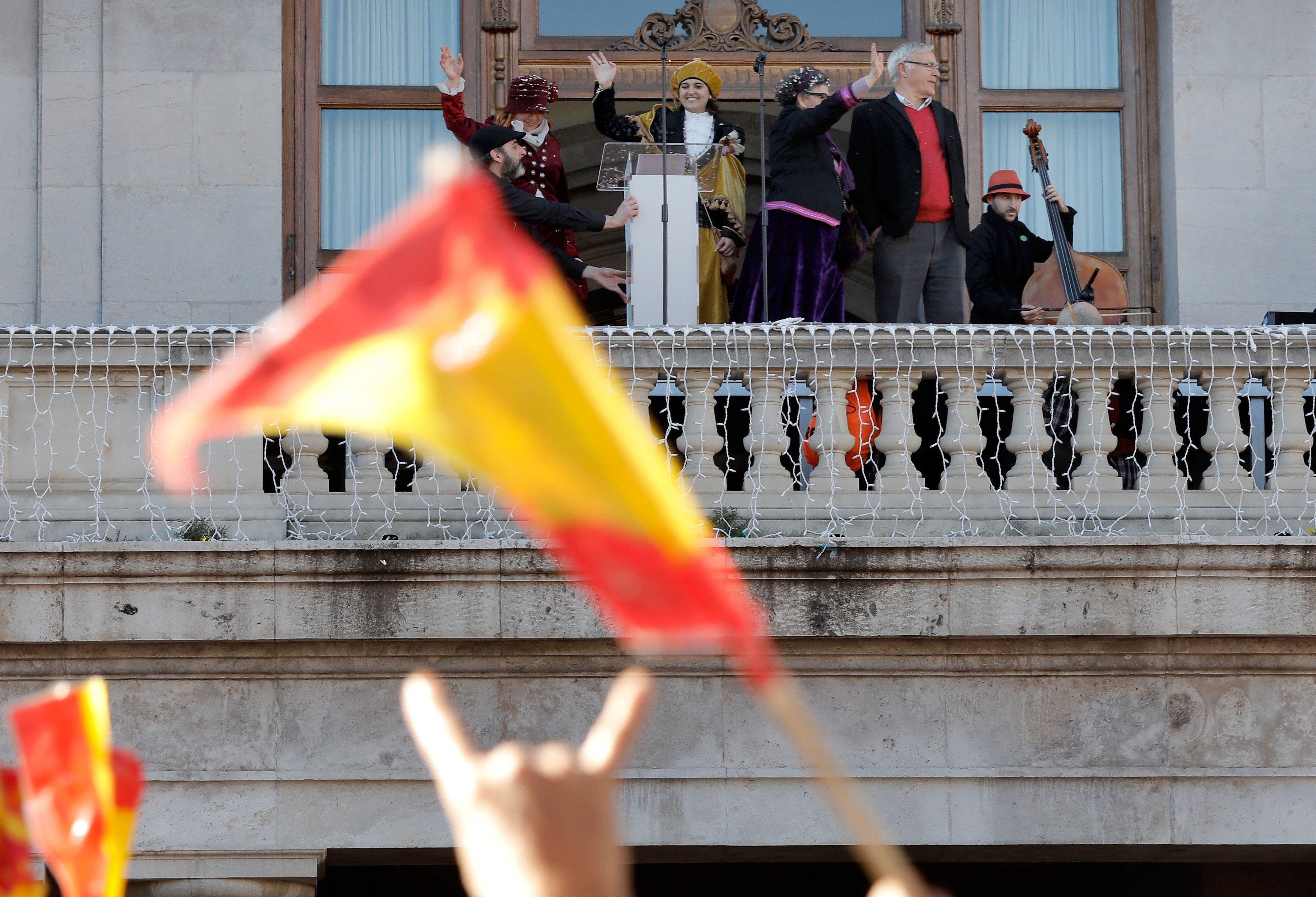 Intento fascista de boicotear las Magas de València (‘Cara al Sol’ incluído)