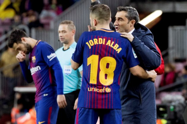valverde barça levantando|quitando efe