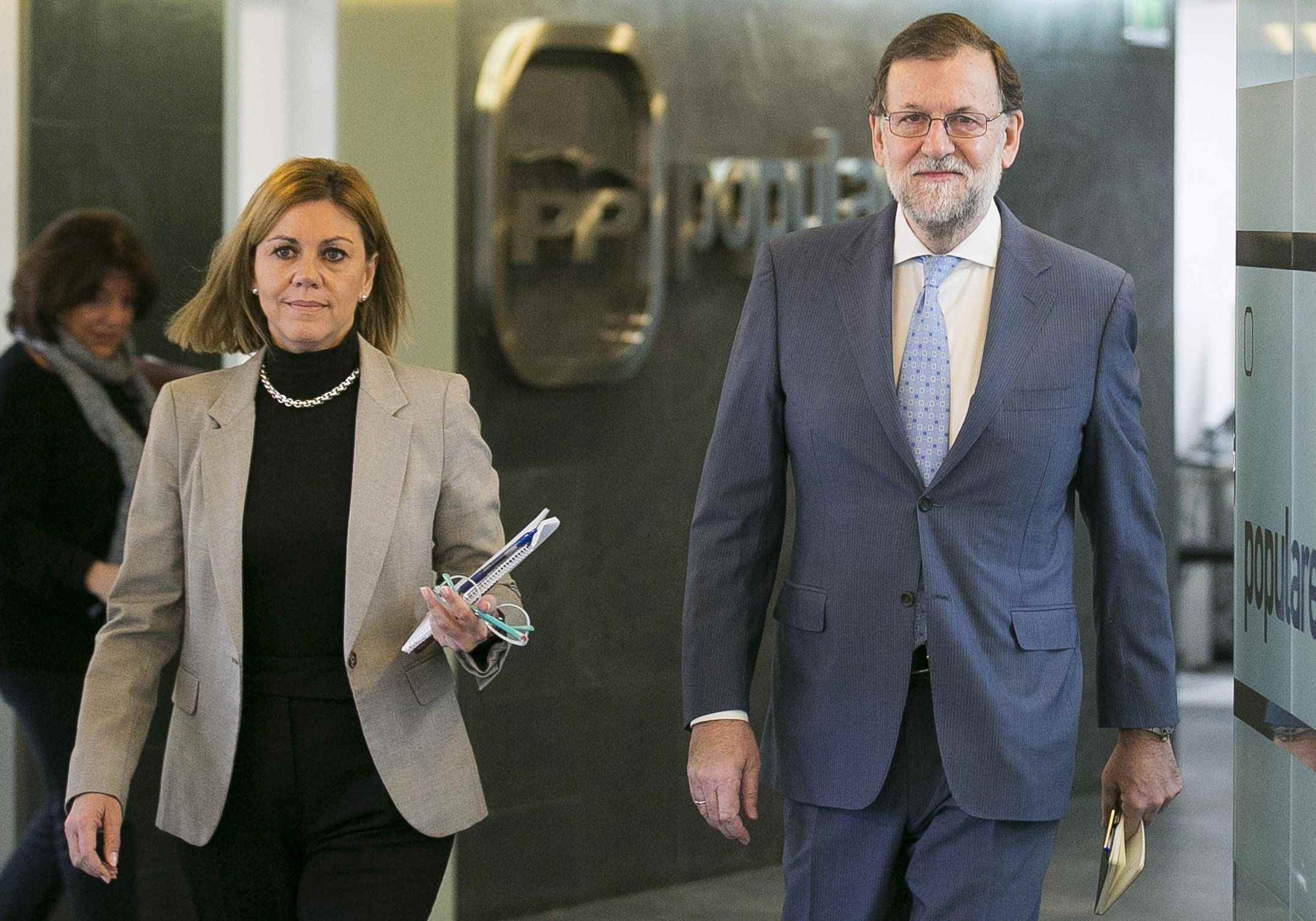 El PSOE rectifica i inclou el PP al diàleg