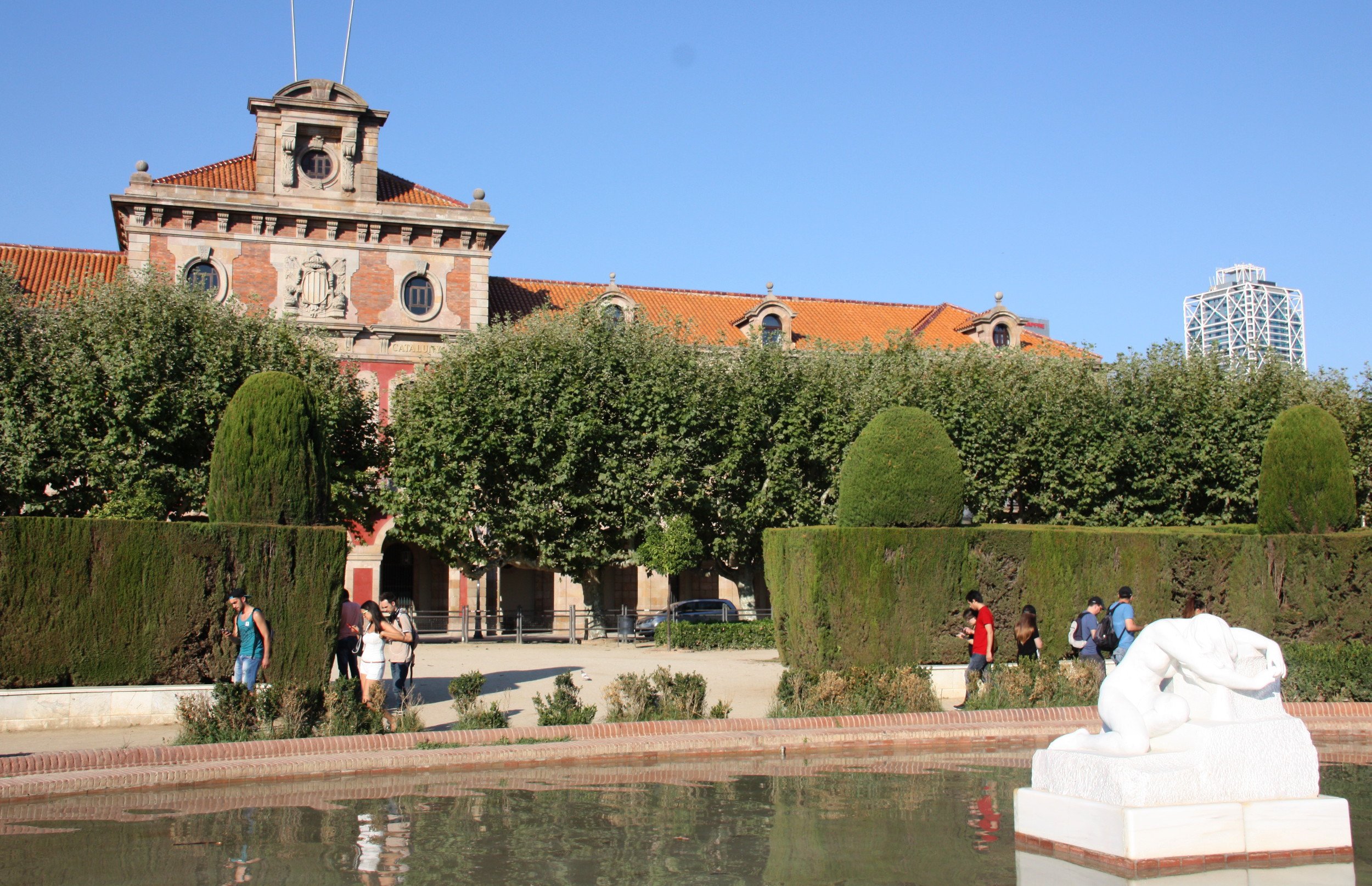 Google Maps renames Catalan Parliament as a "monument to the unity of Spain"