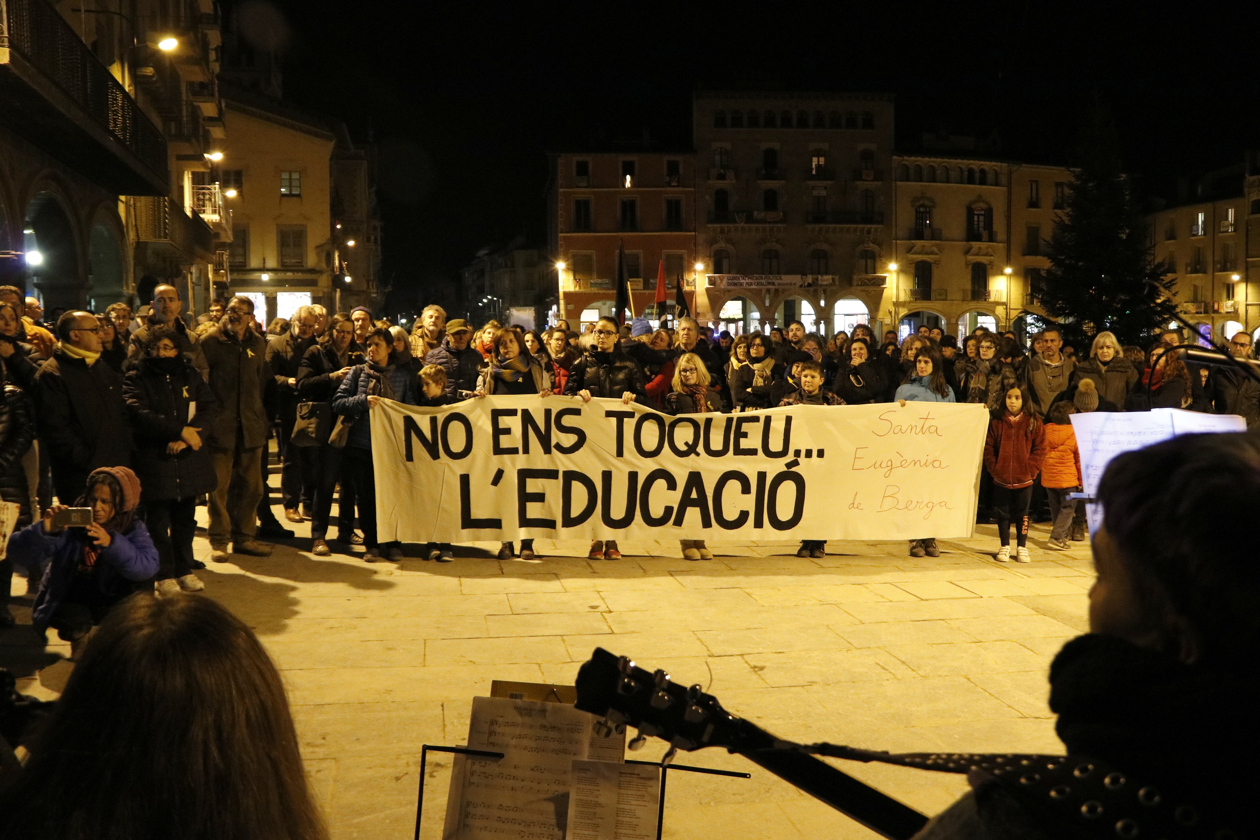 Escola: La USTEC adverteix Rajoy amb una resposta social contundent
