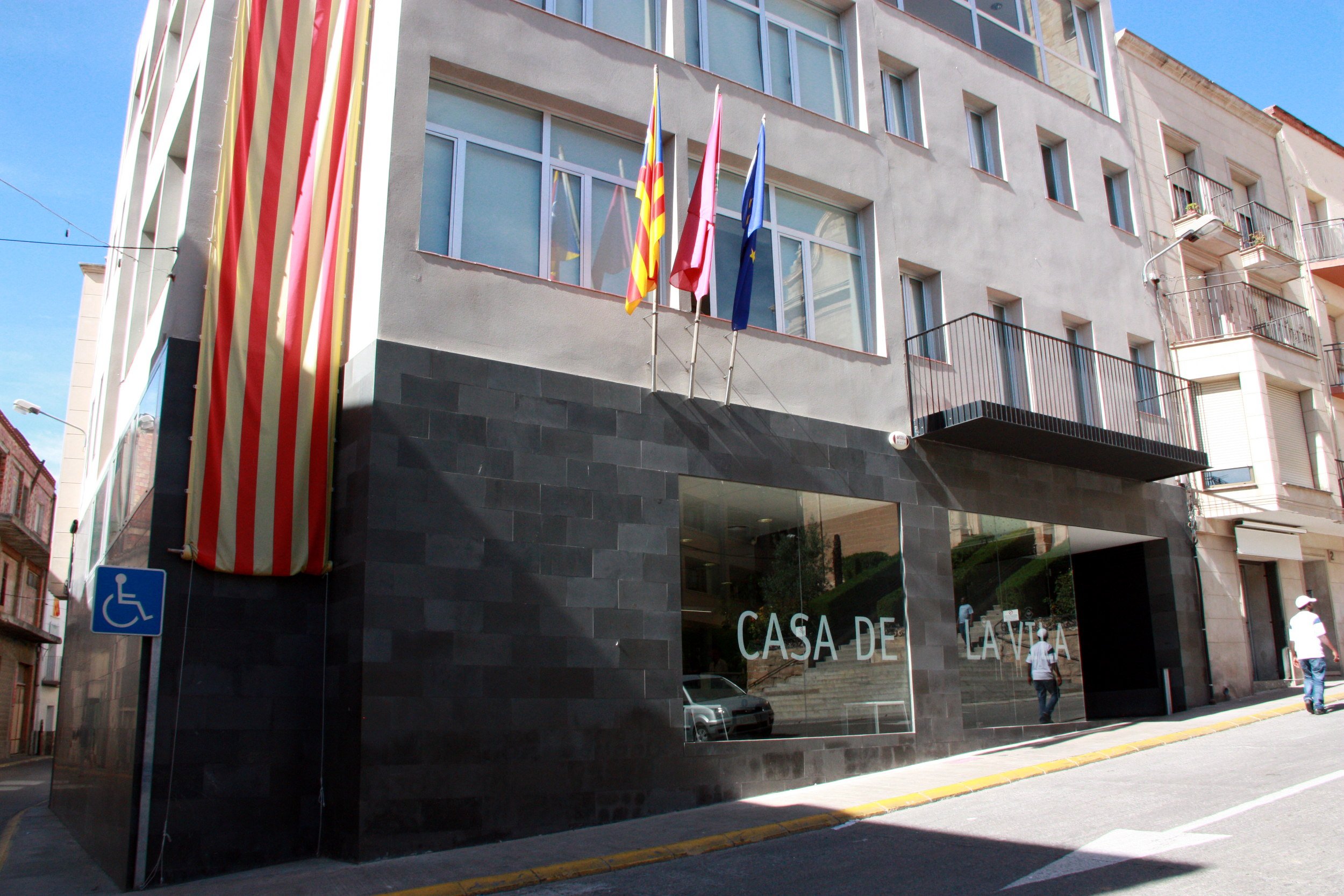 Alcarràs mantendrá los carteles de "Municipio de la República Catalana" a pesar de las quejas