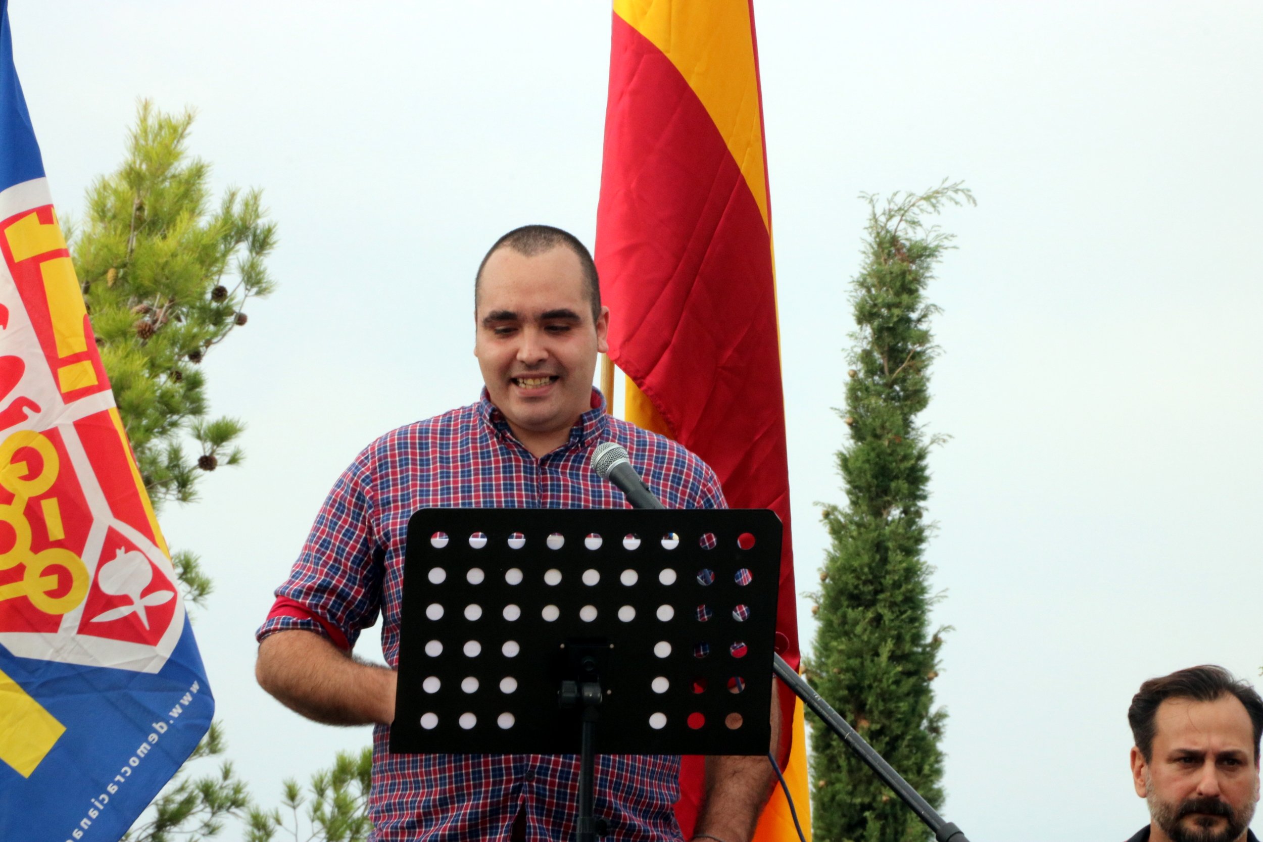 El cap de Democracia Nacional Joven declara acusat d’incitar a repetir atacs com el de Blanquerna