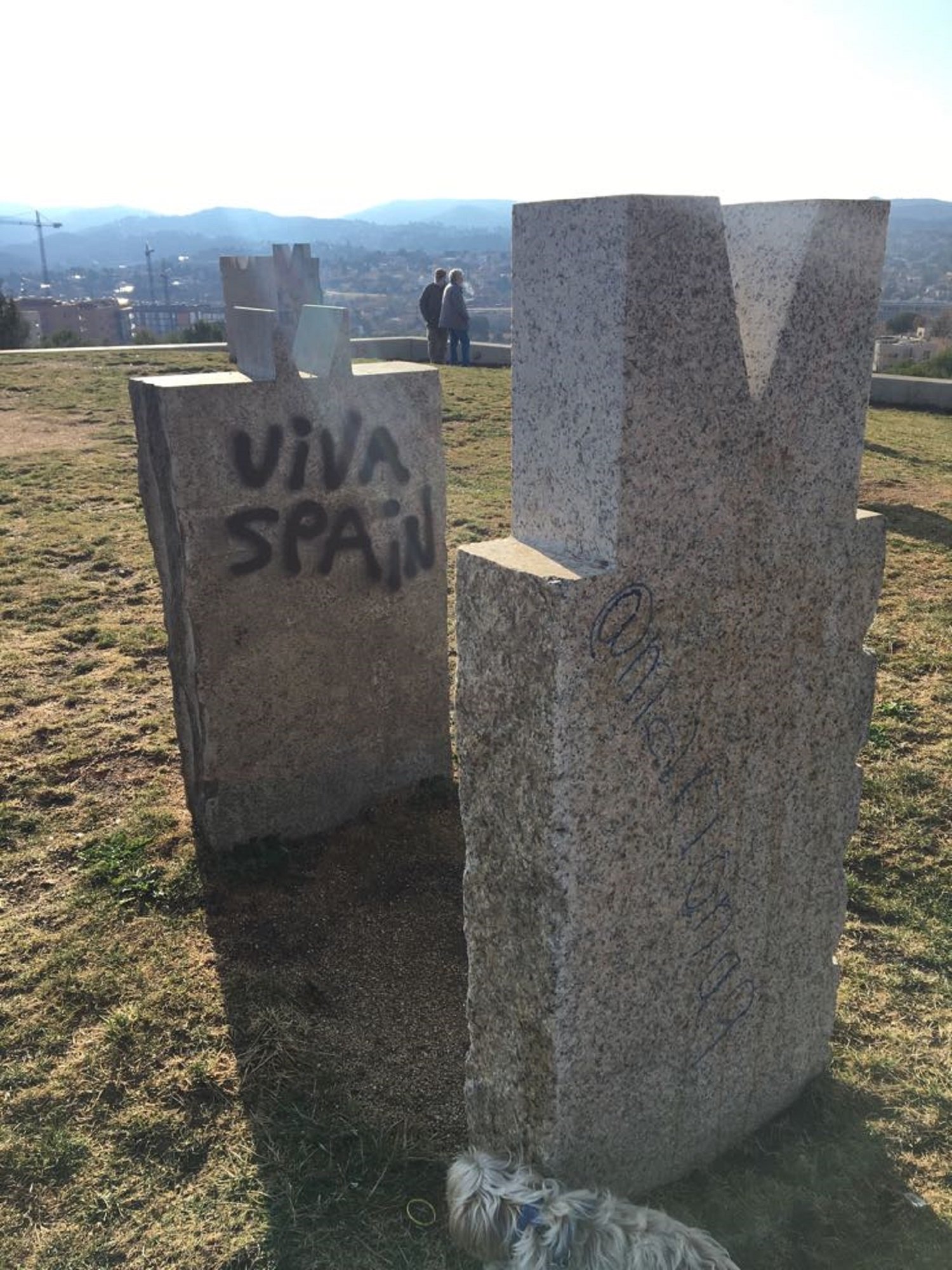 Atac espanyolista a un monument de Sant Cugat