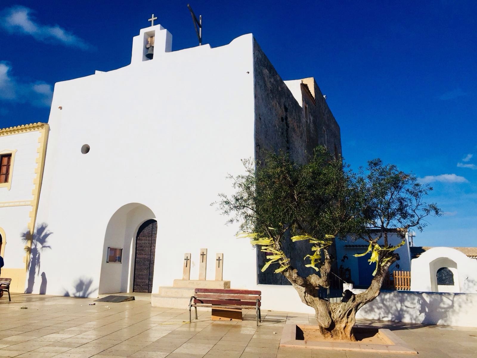 Els llaços grocs arriben a Formentera