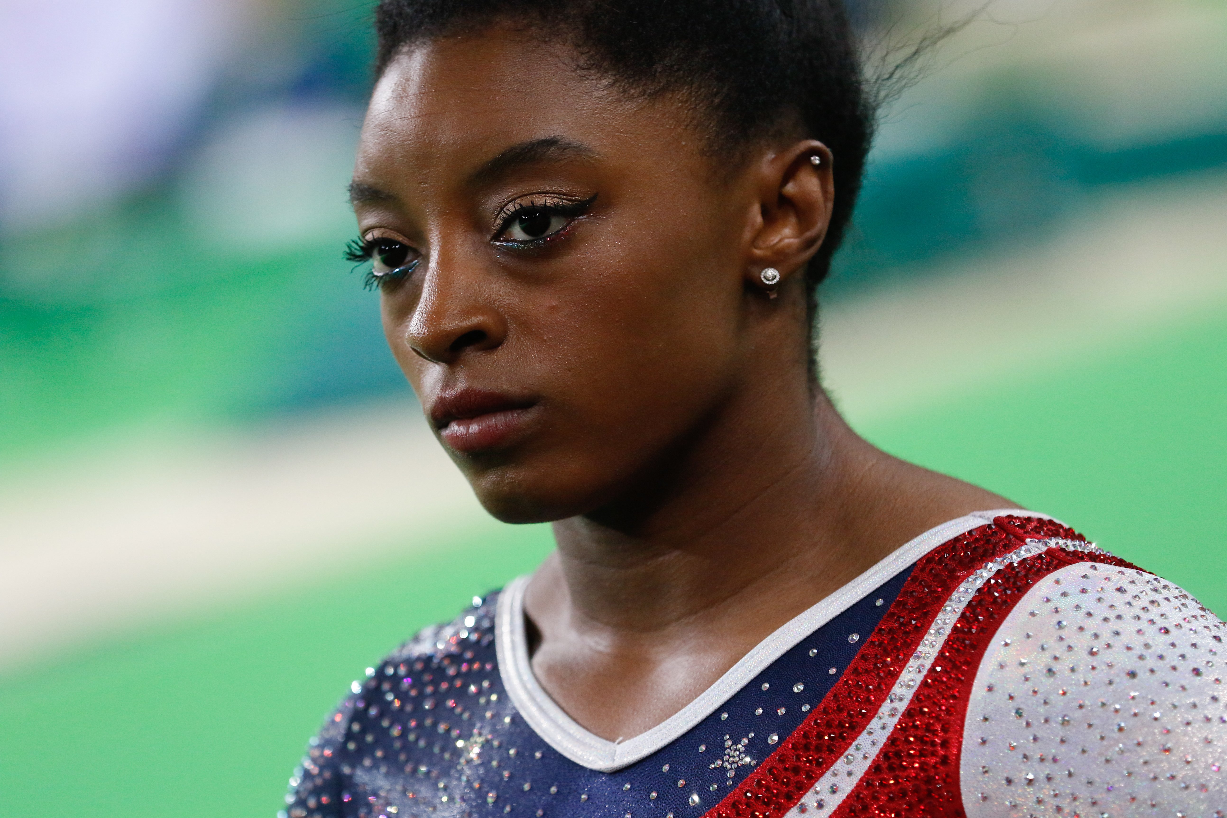 Nova proesa de la gimnasta Simone Biles culminant un salt inèdit