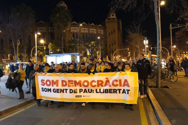 manifestació som gent de pau Monumetal Nicolás Tomás
