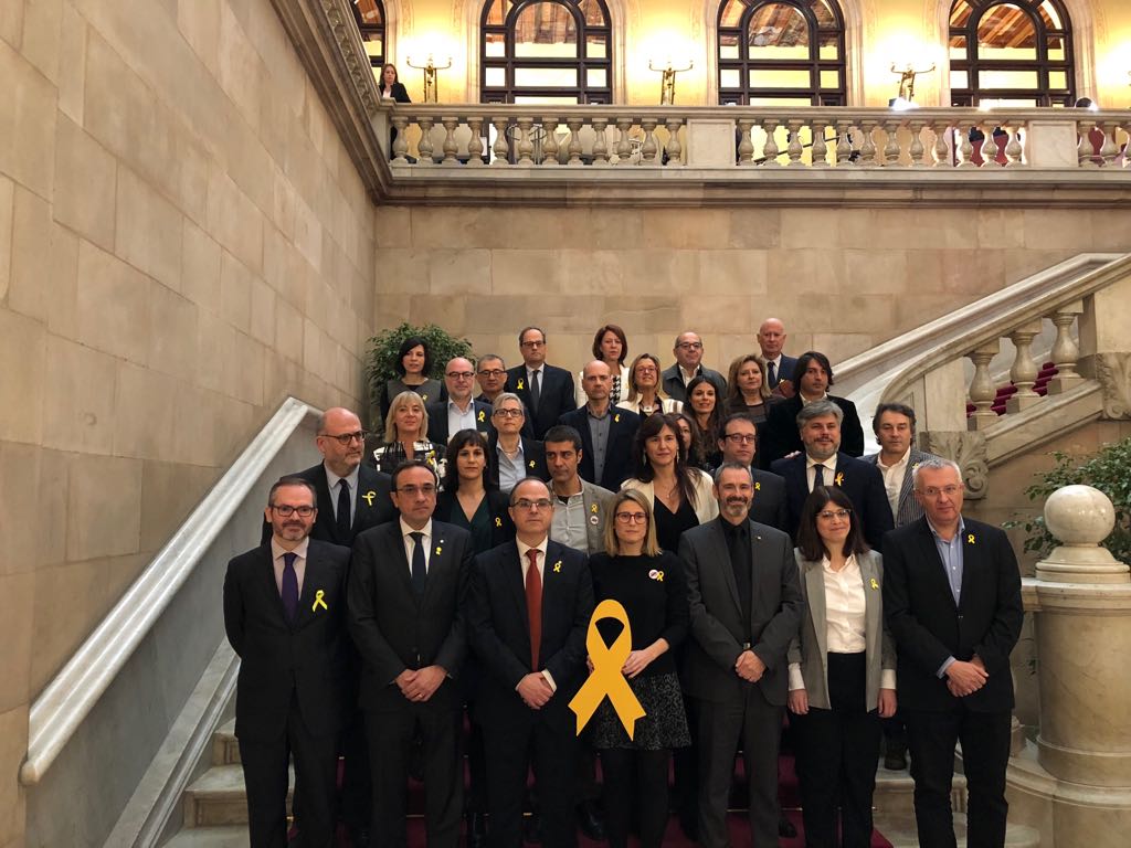 Diputados de JuntsxCat estarán el martes en el Parlament para investir a Puigdemont