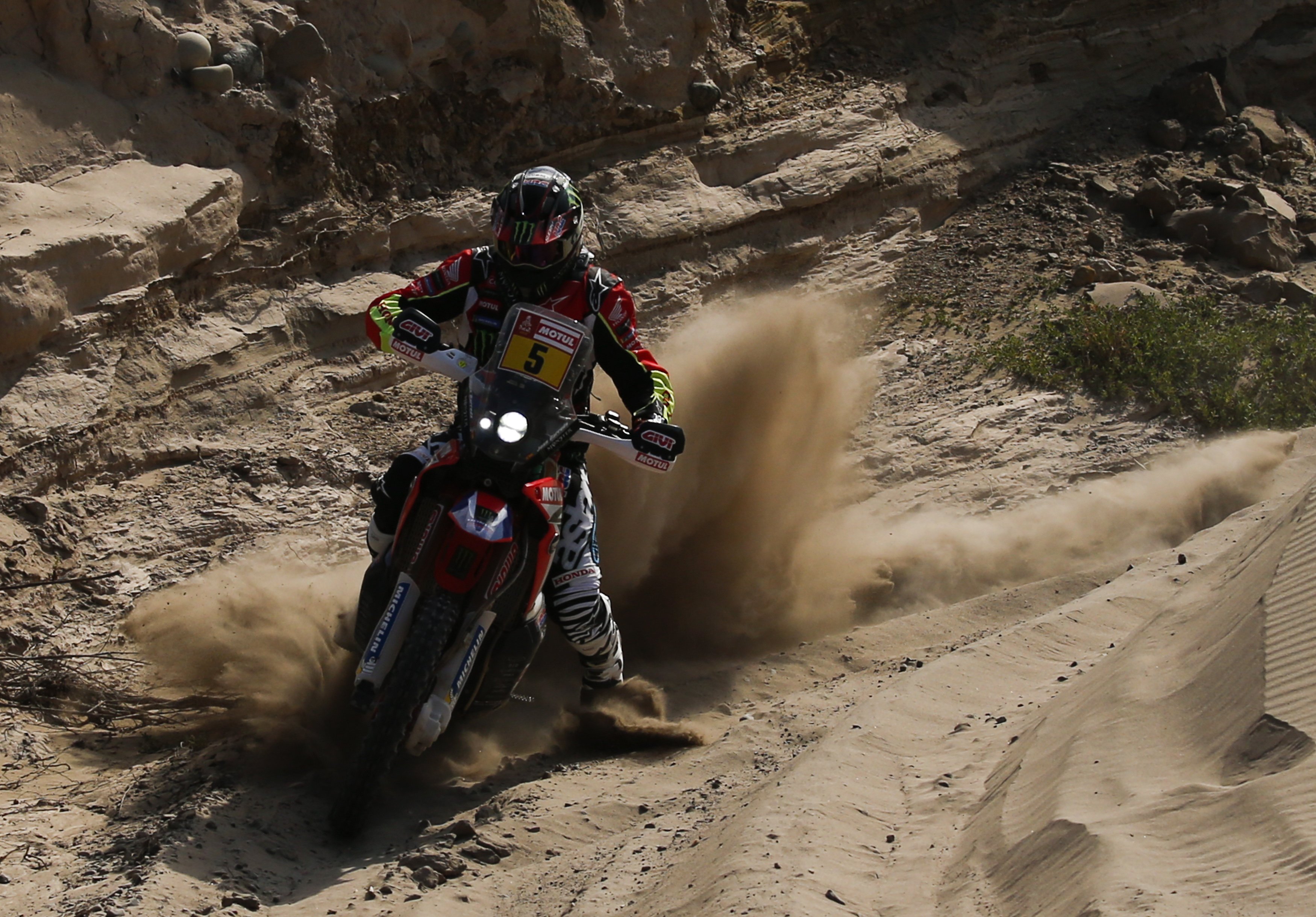 Joan Barreda abandona el Dakar exhausto en la undécima etapa