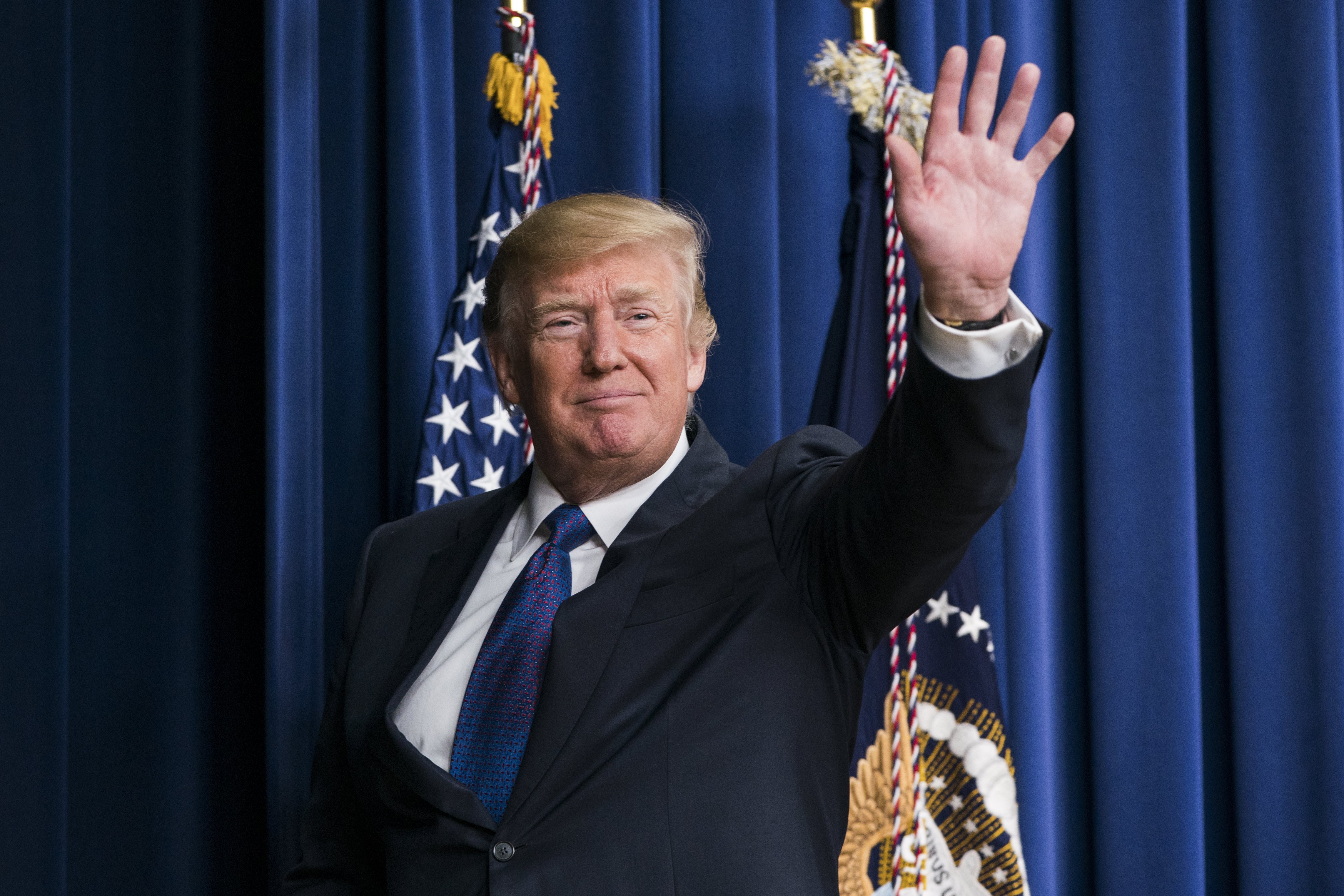 Trump entrega los polémicos premios 'Fake News' a los medios críticos con él