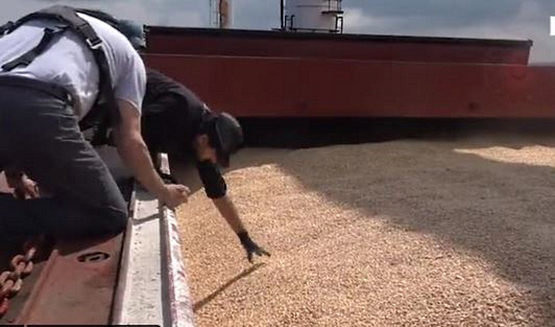 Zarpan tres barcos más con cereales de Ucrania con el visto bueno ruso