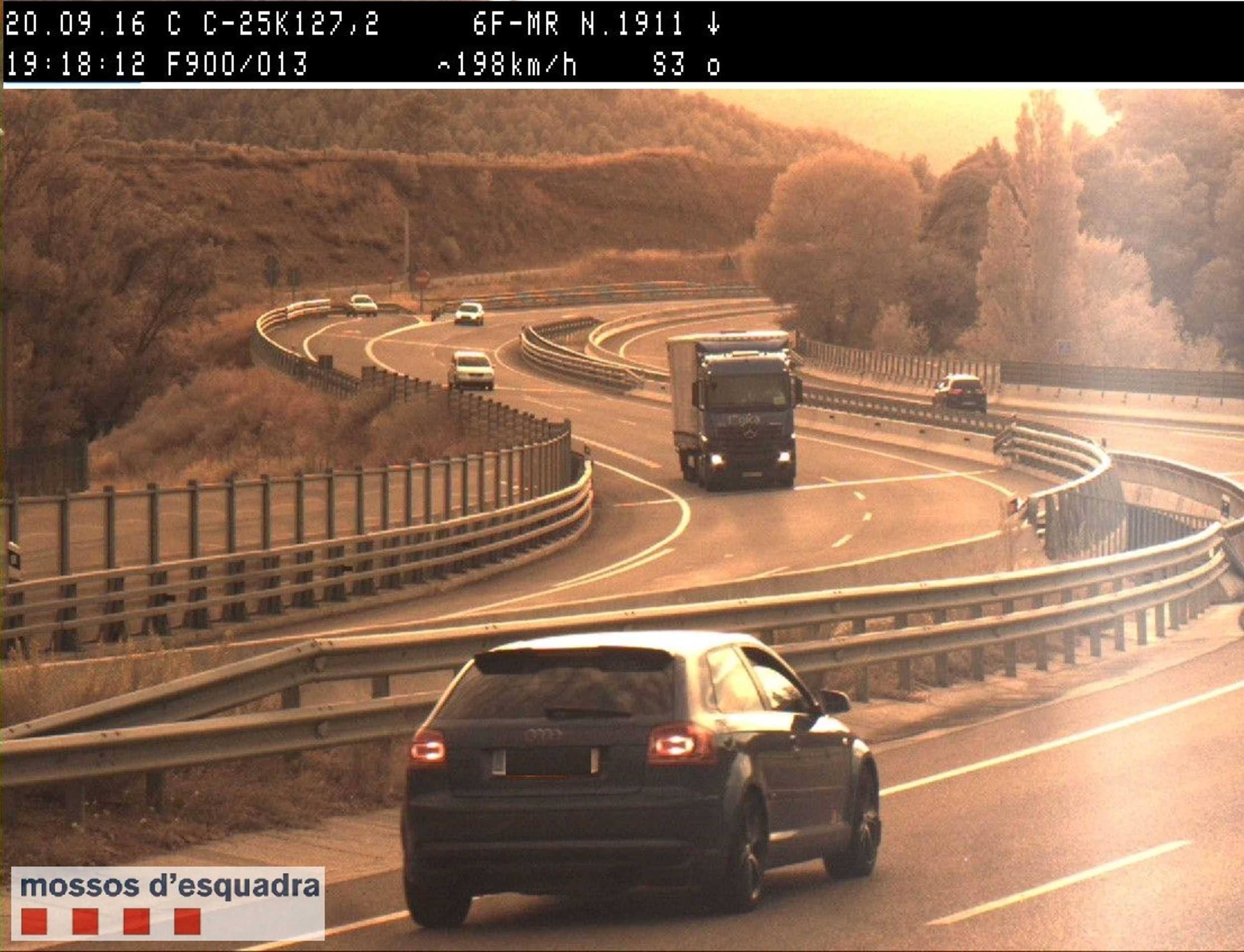 Interceptado un coche circulando por el Eix Transversal a 198 km/h en el Bages