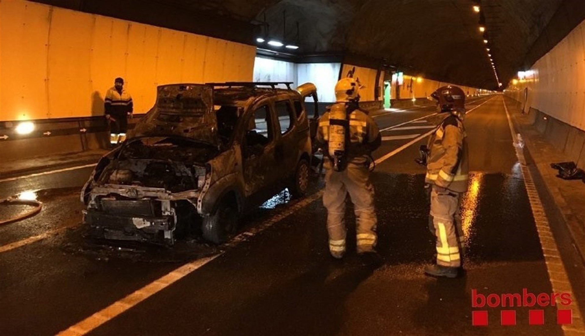 Cortan durante dos horas el túnel del Cadí por el incendio de un coche