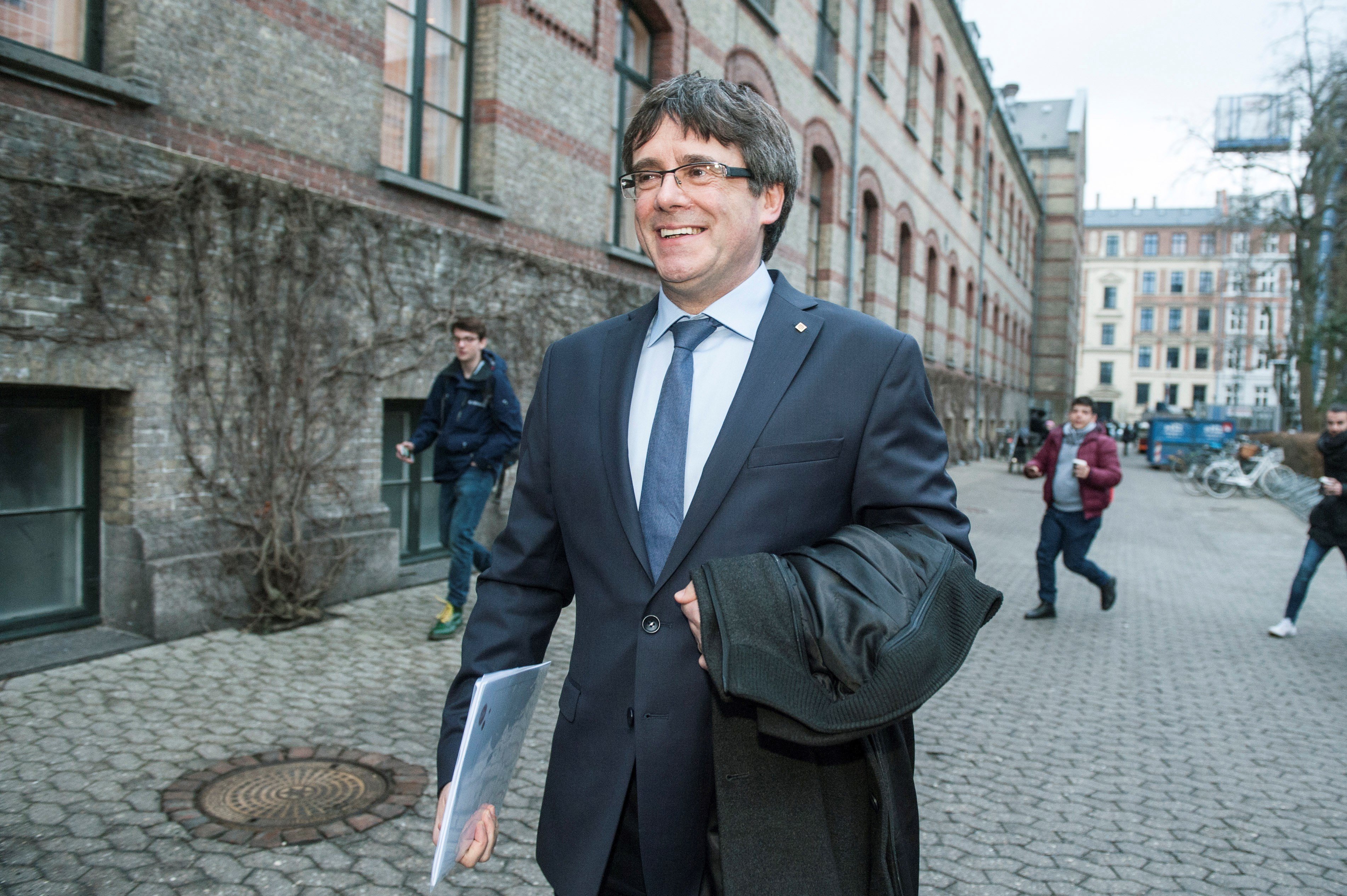 Puigdemont celebra el "bofetón" de Batet a Granados sobre los presos