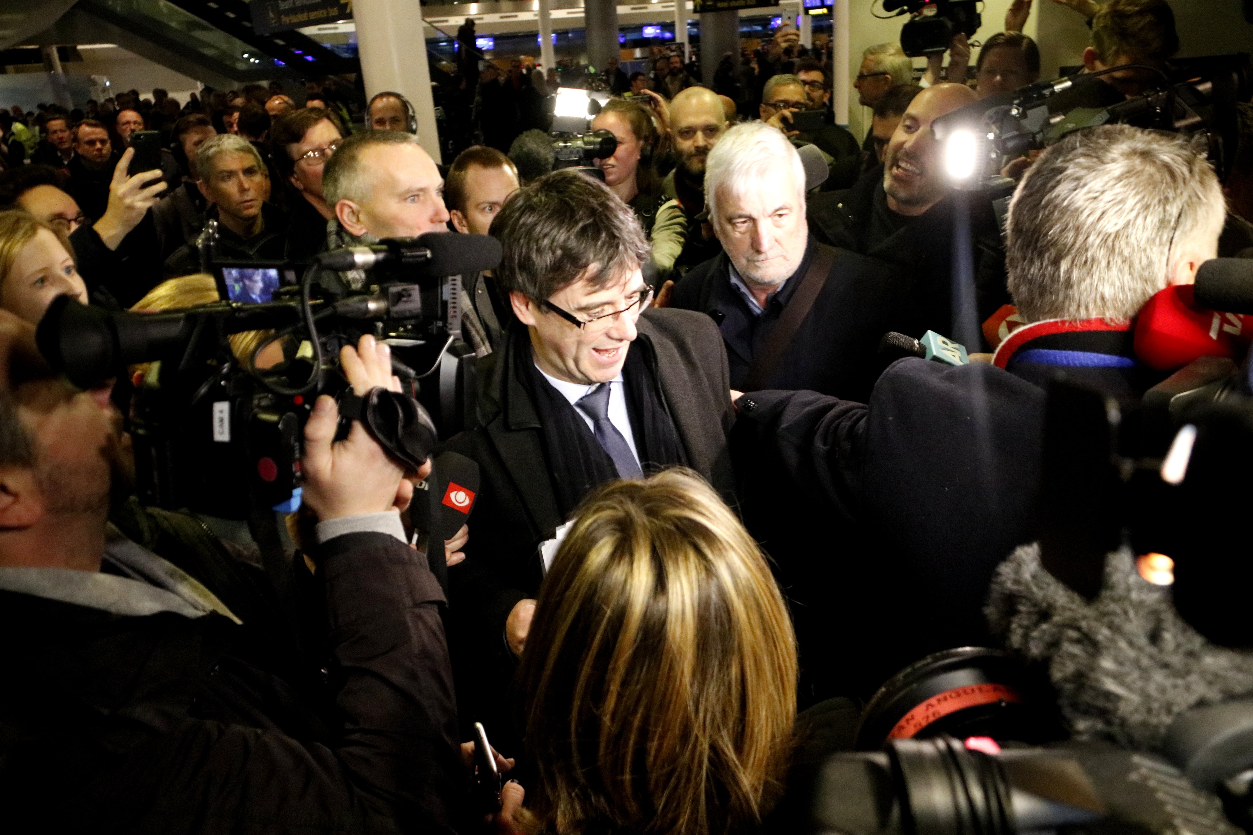 'Der Spiegel' i el 'Financial Times' veuen Puigdemont investit