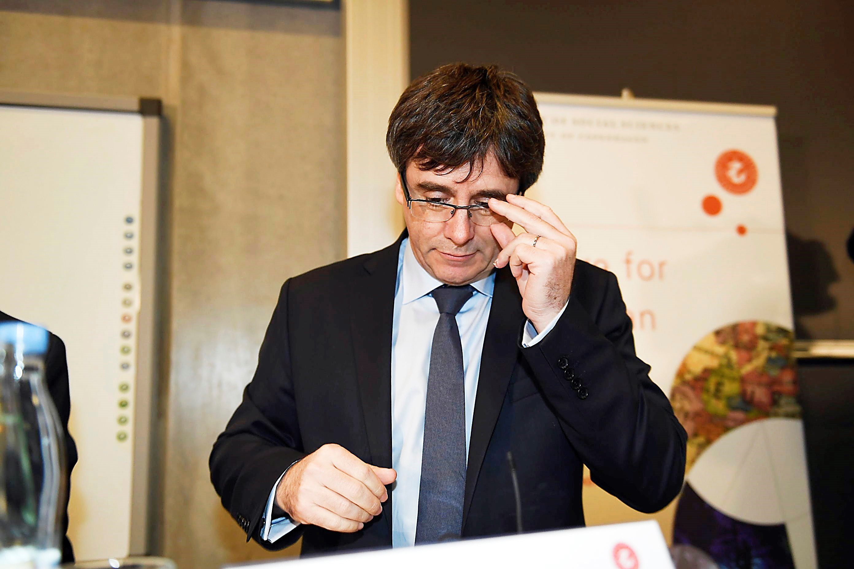 Recogen firmas para desbloquear la investidura de Puigdemont