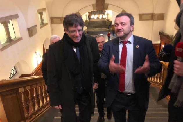 puigdemont parlamanet danes lasalas puigdemont parlamanet danes lasalas