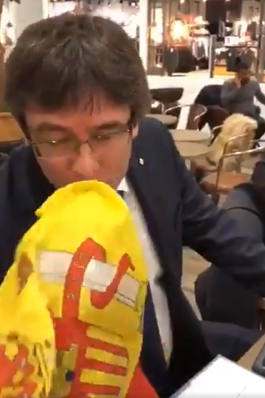 puigdemont bandera  twitter