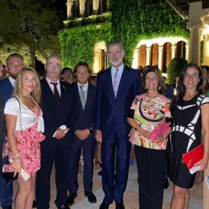 Felip VI es torna a fotografiar amb Vox, ara a Mallorca