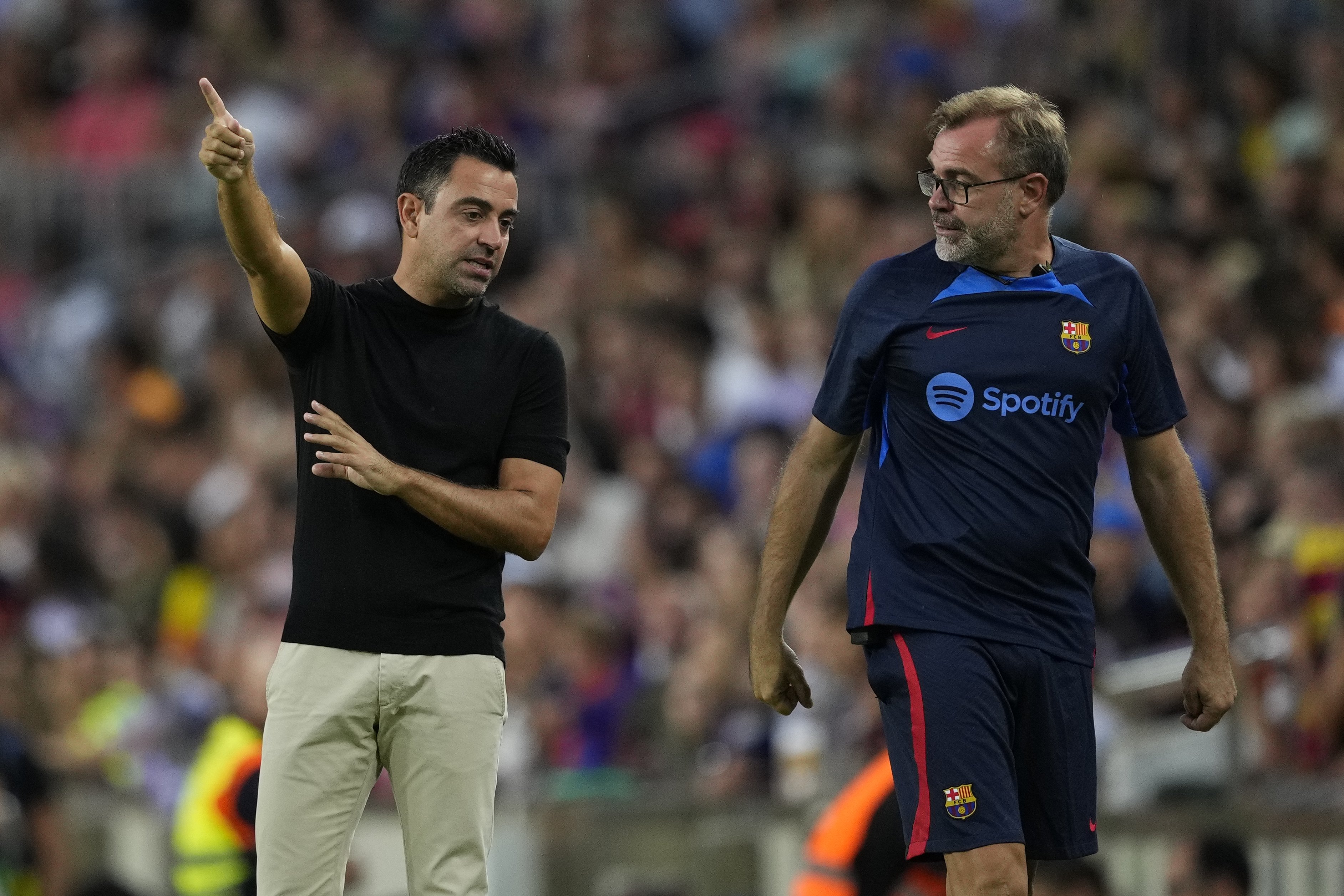 De admirar a Xavi Hernández a prácticamente no hablarle y convertir la relación en el Barça en tóxica