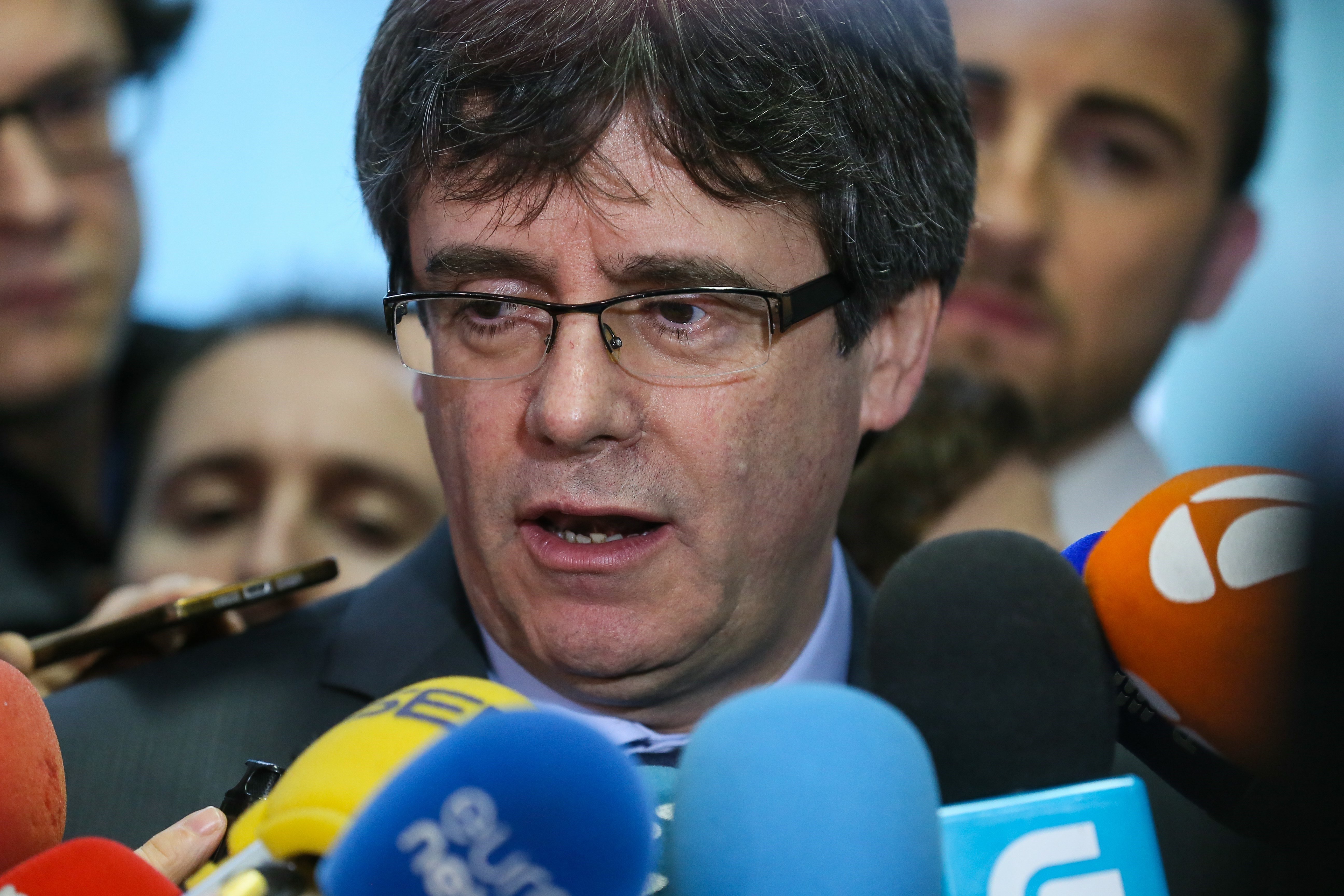 Puigdemont firma una iniciativa para proteger el catalán en la UE