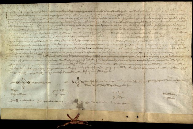 Pere el Gran constitueix la primera corporació municipal de Girona. Pergamí del Privilegi. Font Arxiu Municipal de Girona.pdf