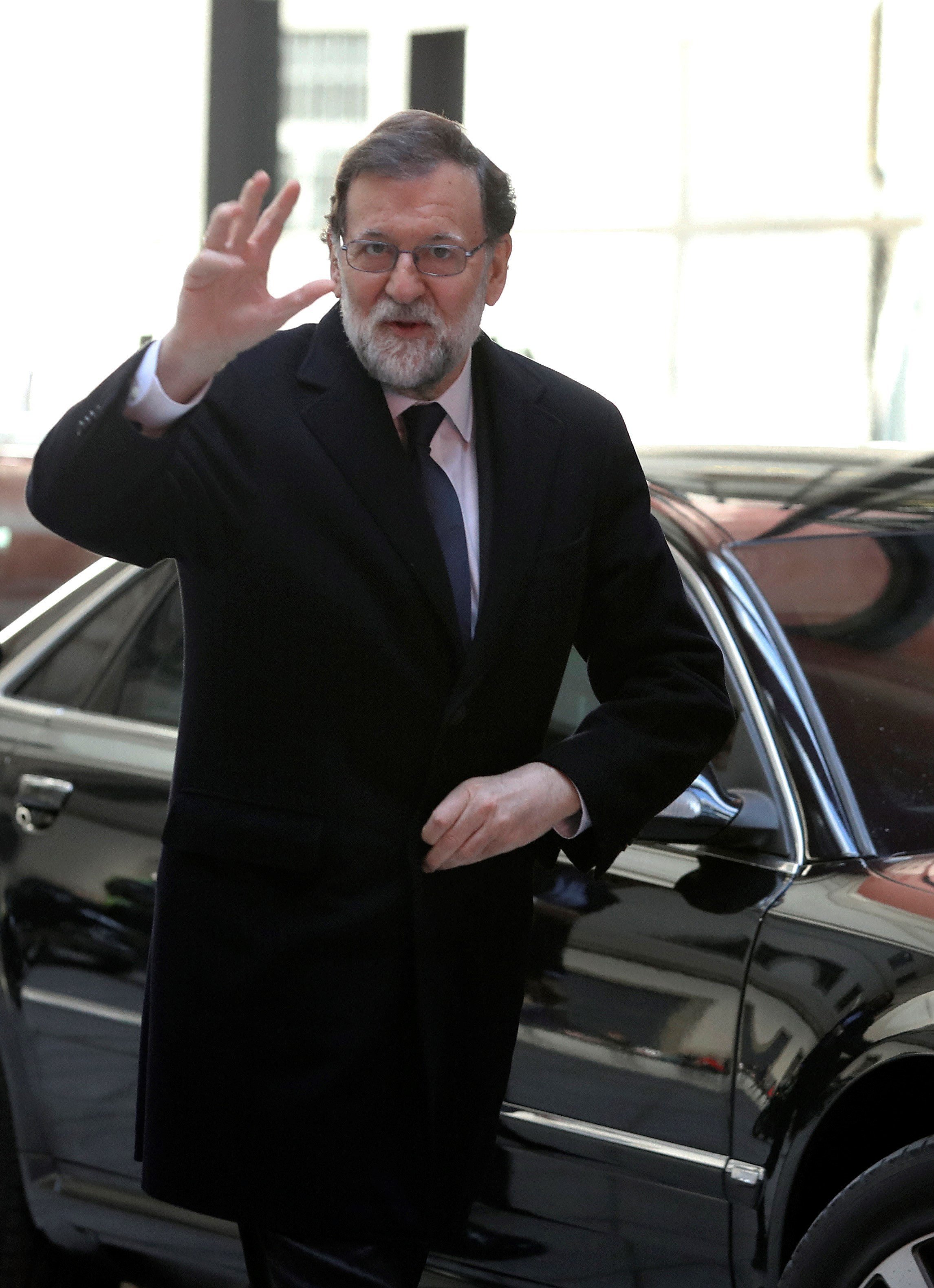 Rajoy: "A gentleman who has fled from justice cannot be president of anything"