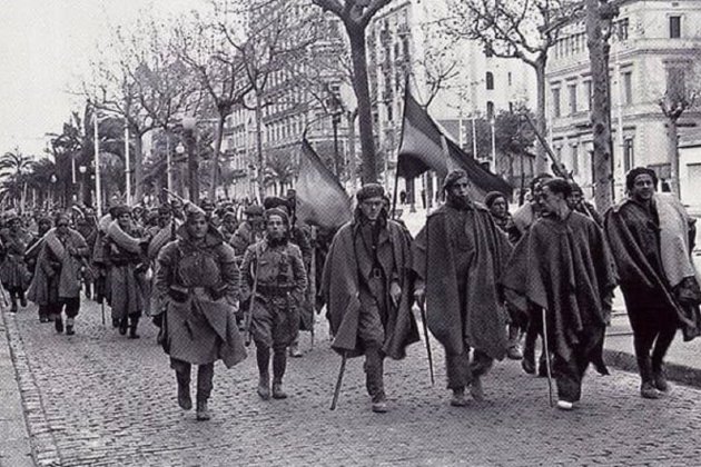 Las tropas franquistas ocupan Barcelona. Ocupantes a la Diagonal. Fuente Hacemos Turismo