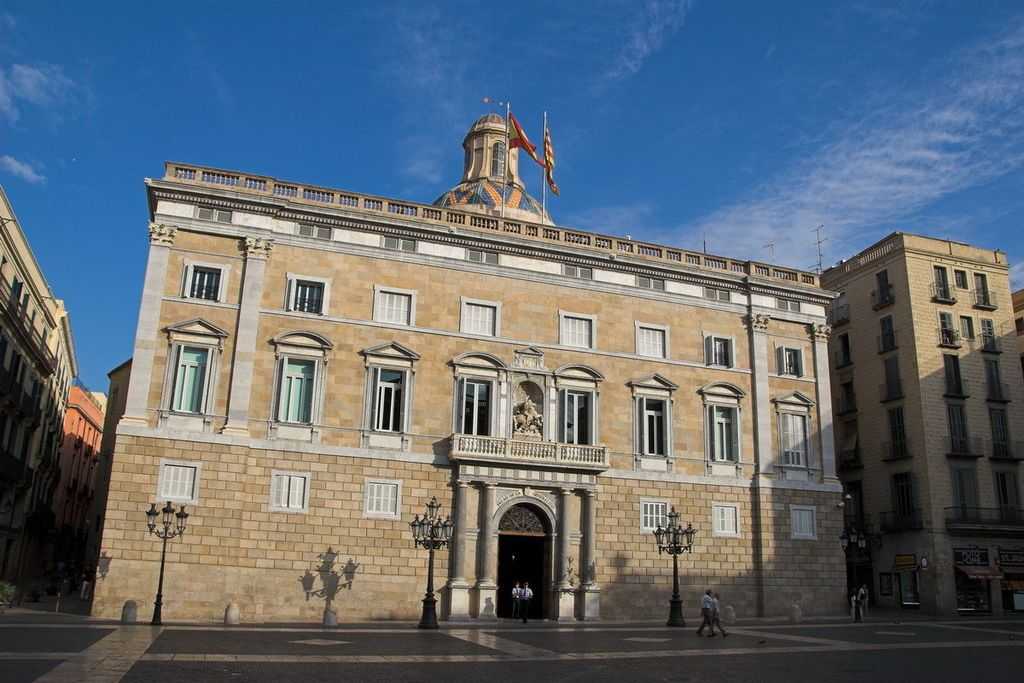 6.000 personas han visitat avui el Palau de la Generalitat