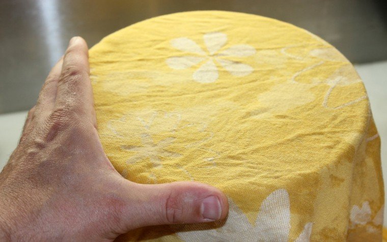 coca sobrassada formatge romani pas12