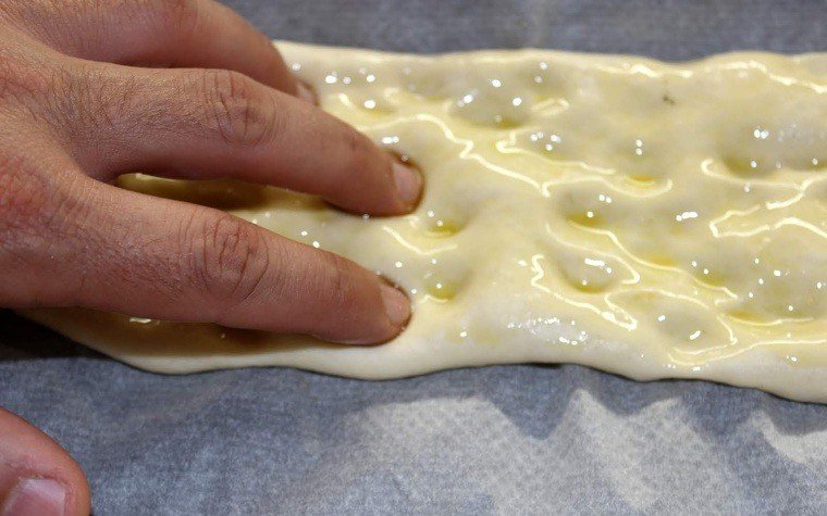 coca sobrassada formatge romani pas19