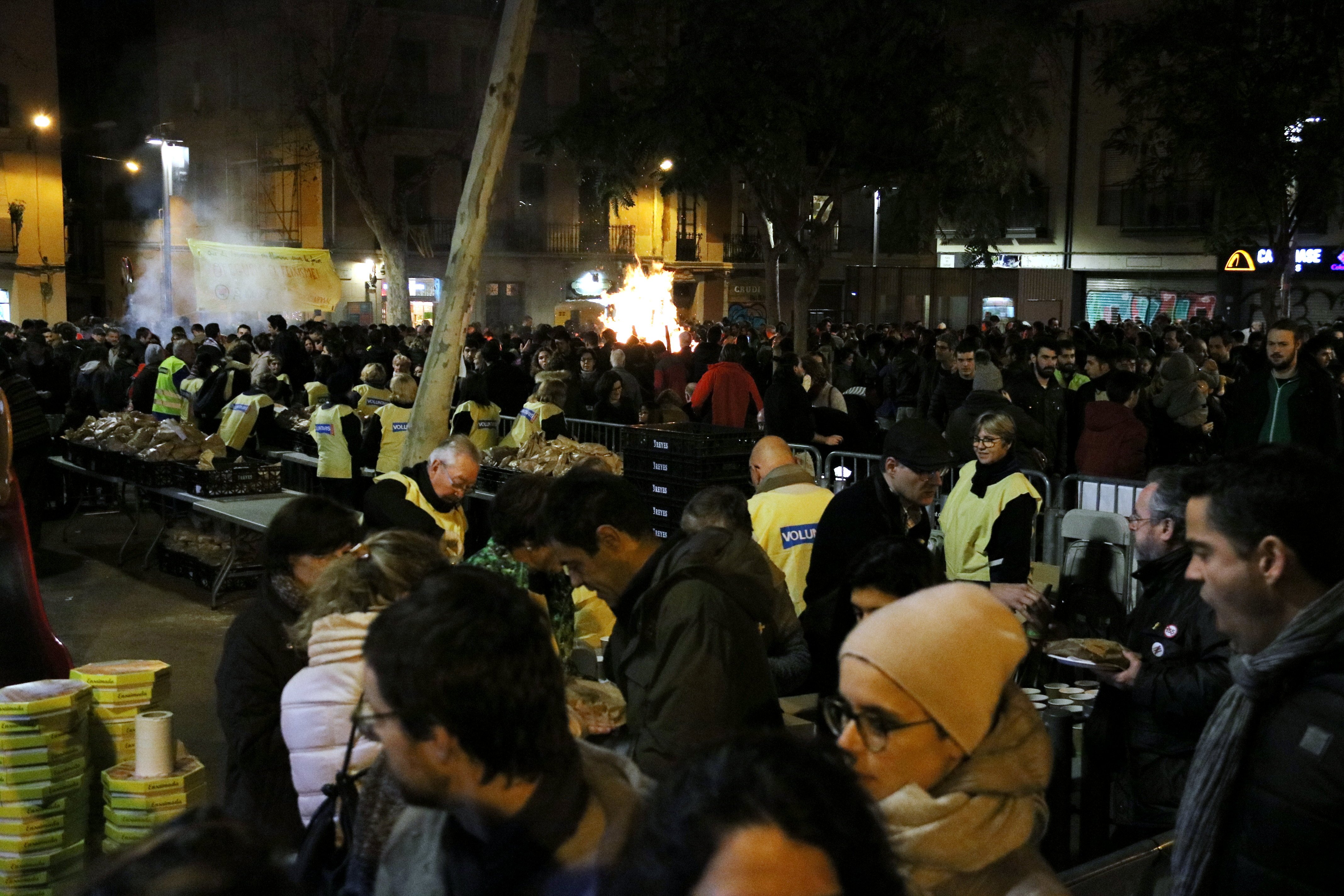 Barcelona's Gràcia district burns symbolic '155' in festive bonfires