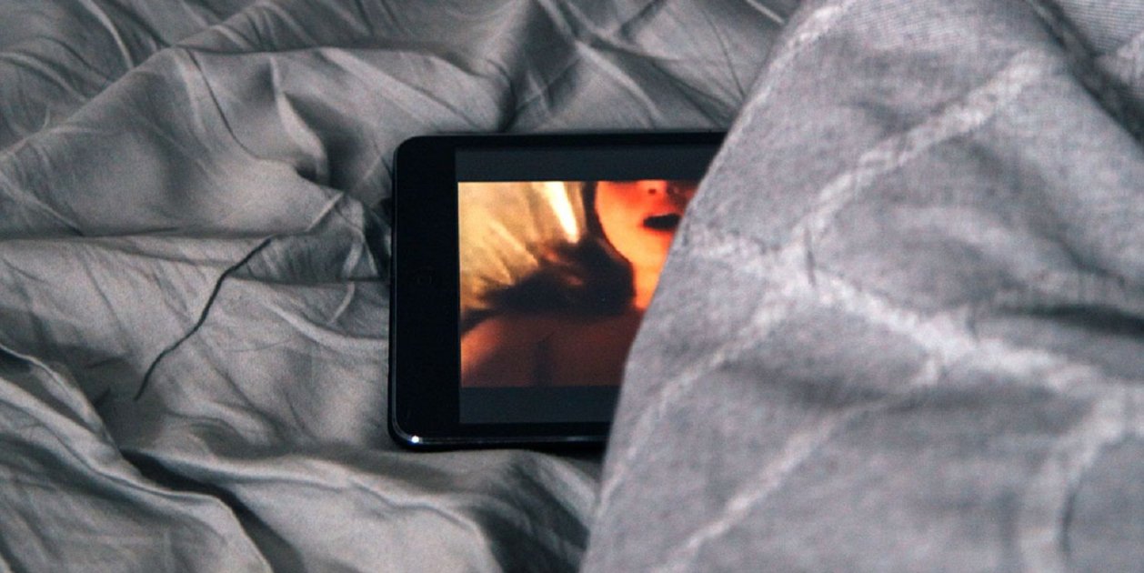 /uploads/s1/35/98/00/86/movil-sexo-unsplash_4_1258x630.jpeg
